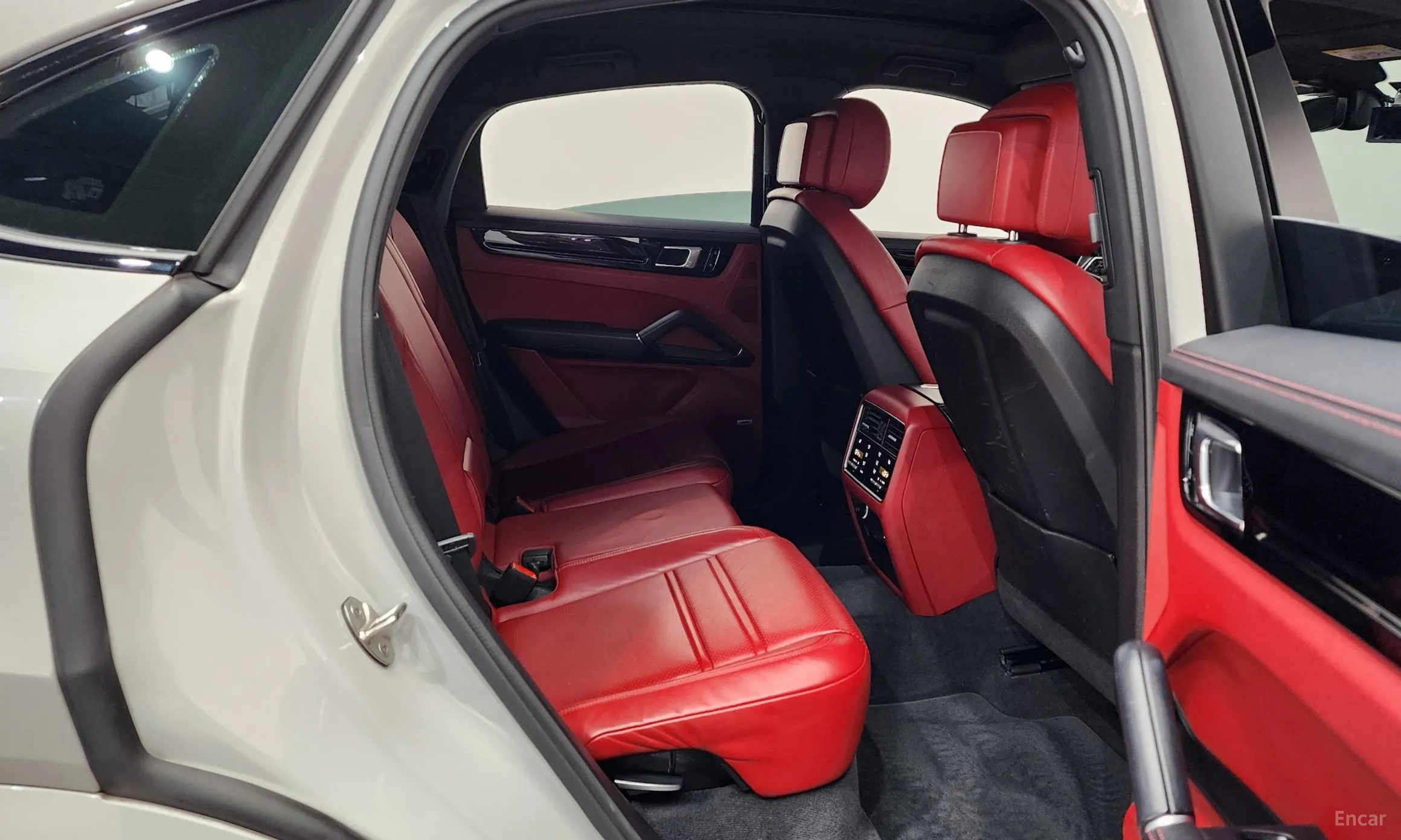 Porsche Cayenne (PO536) превью 11