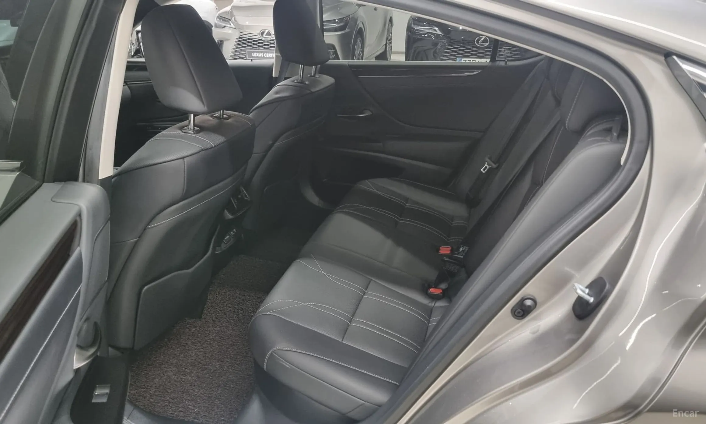 Lexus ES300h 7th Generation превью 11