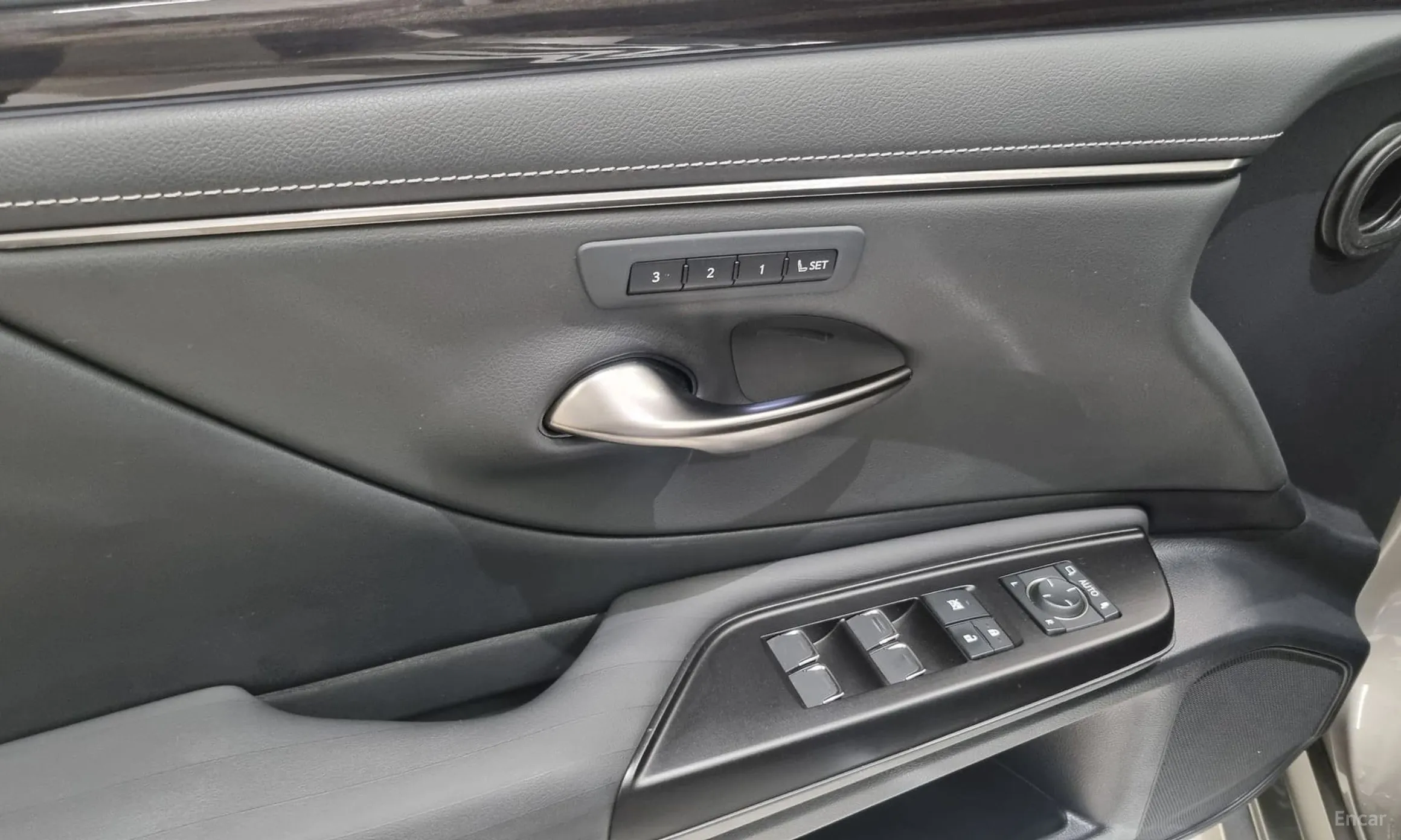 Lexus ES300h 7th Generation превью 17
