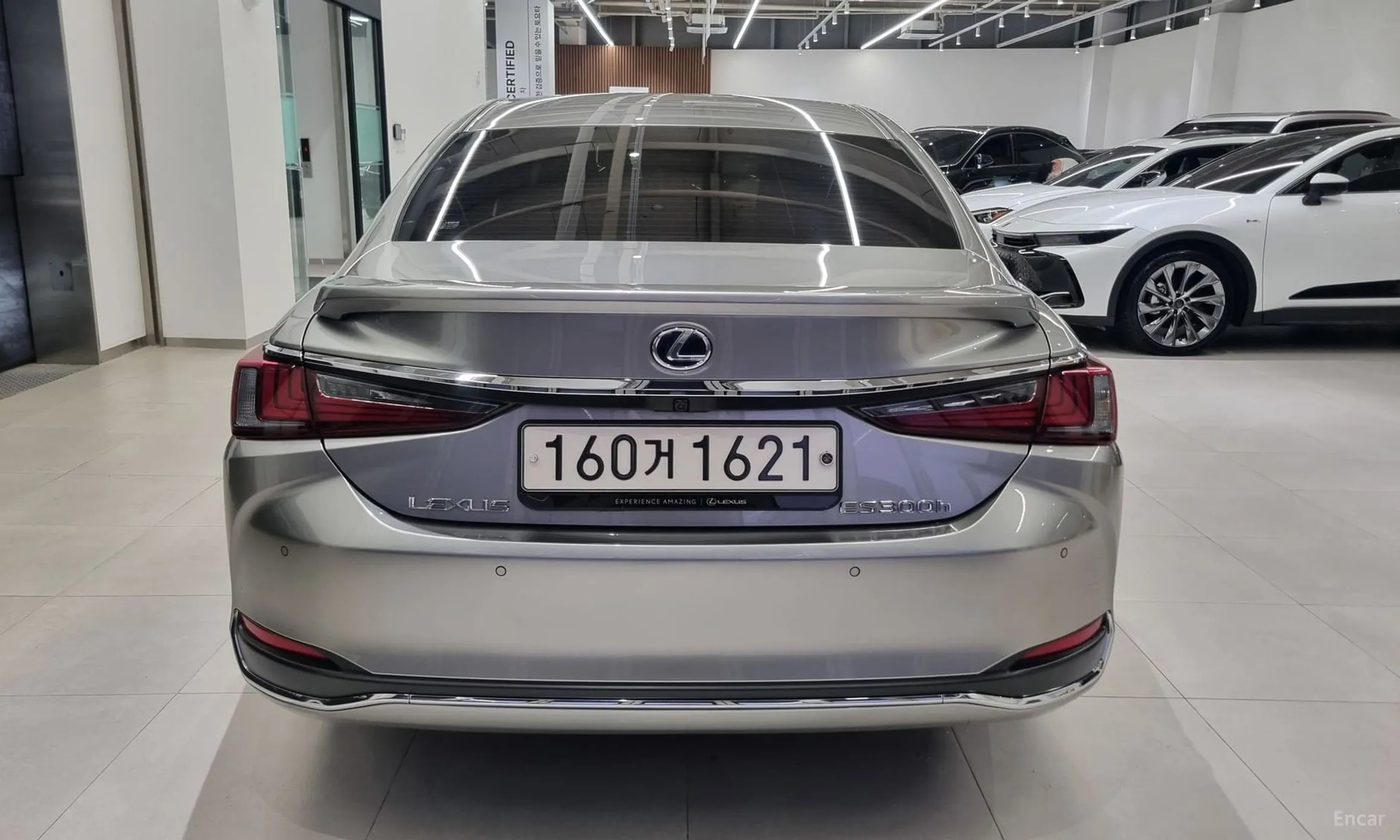 Lexus ES300h 7th Generation превью 4