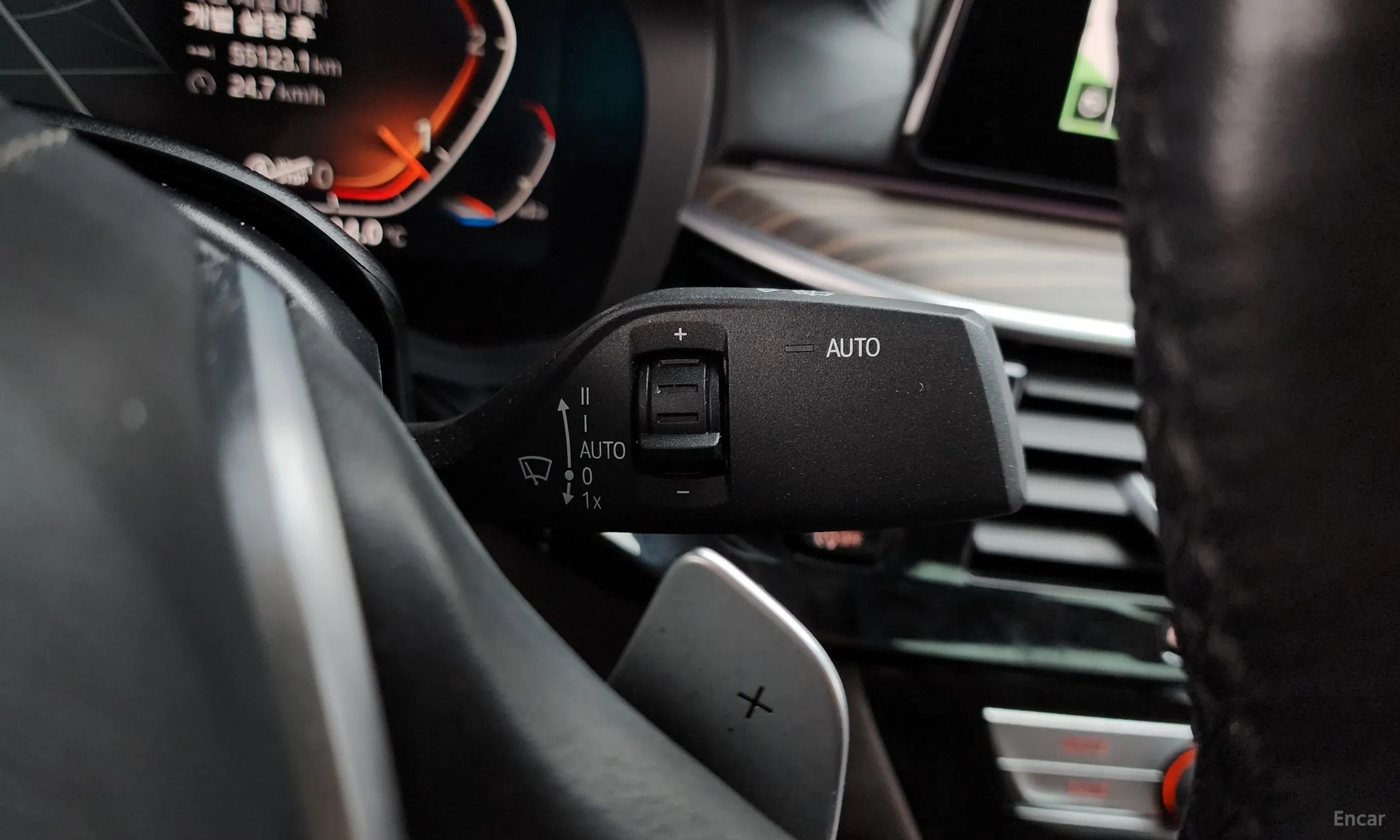 BMW 5 Series (G30) превью 16