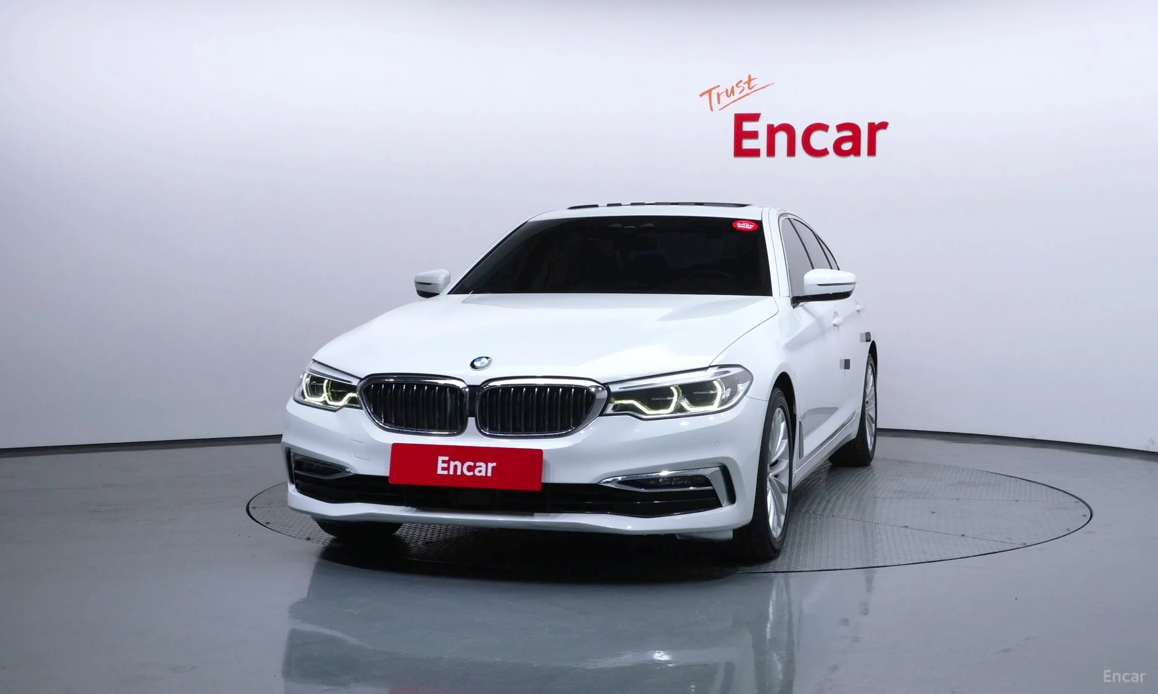BMW 5 Series (G30) превью 3