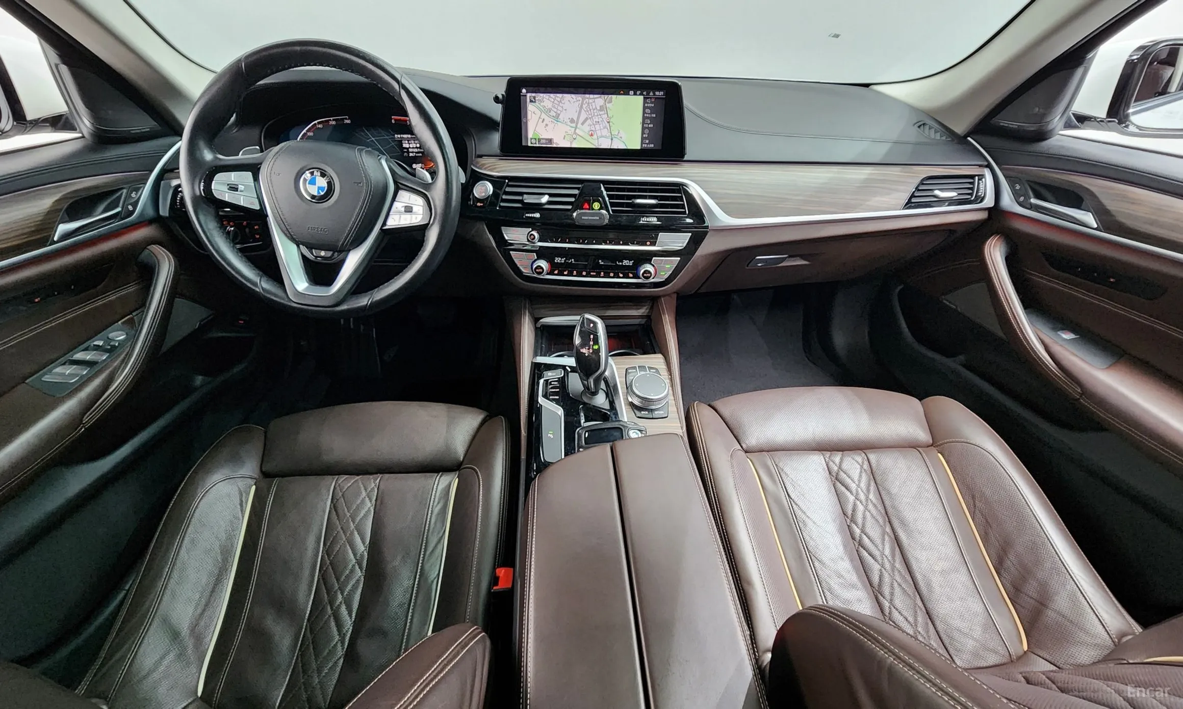 BMW 5 Series (G30) превью 7