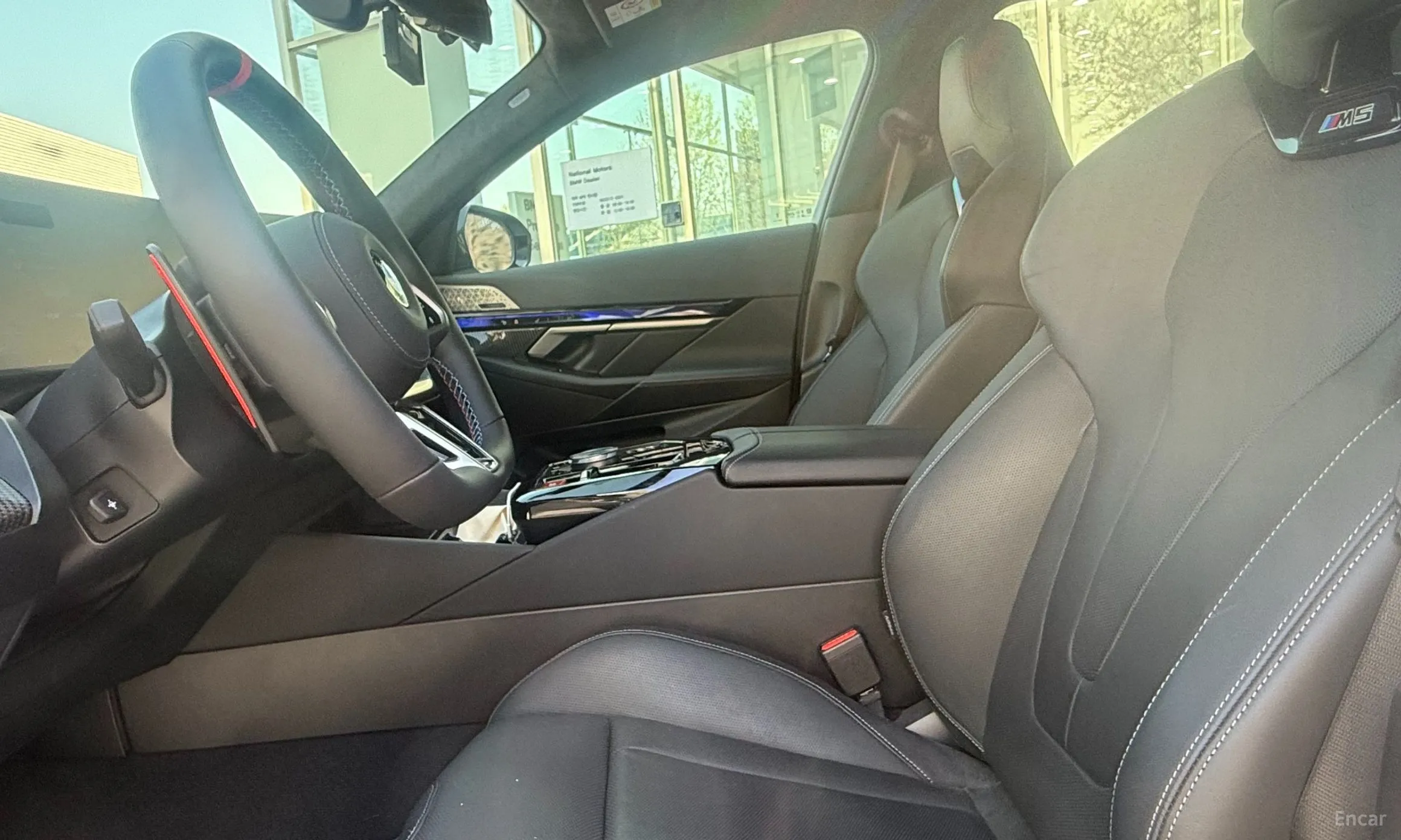 BMW M5 (G90) превью 10