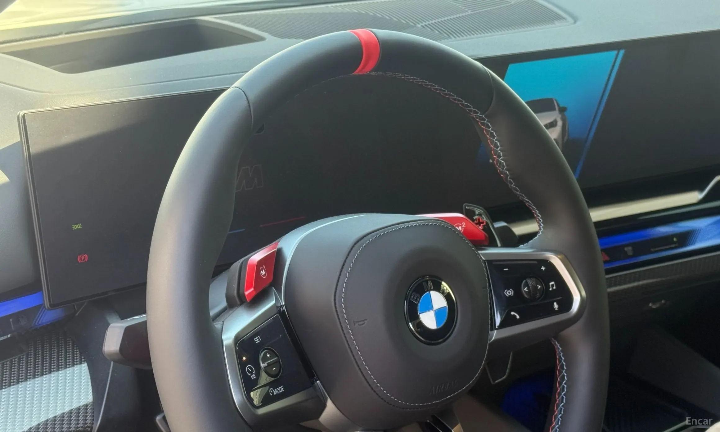 BMW M5 (G90) превью 11