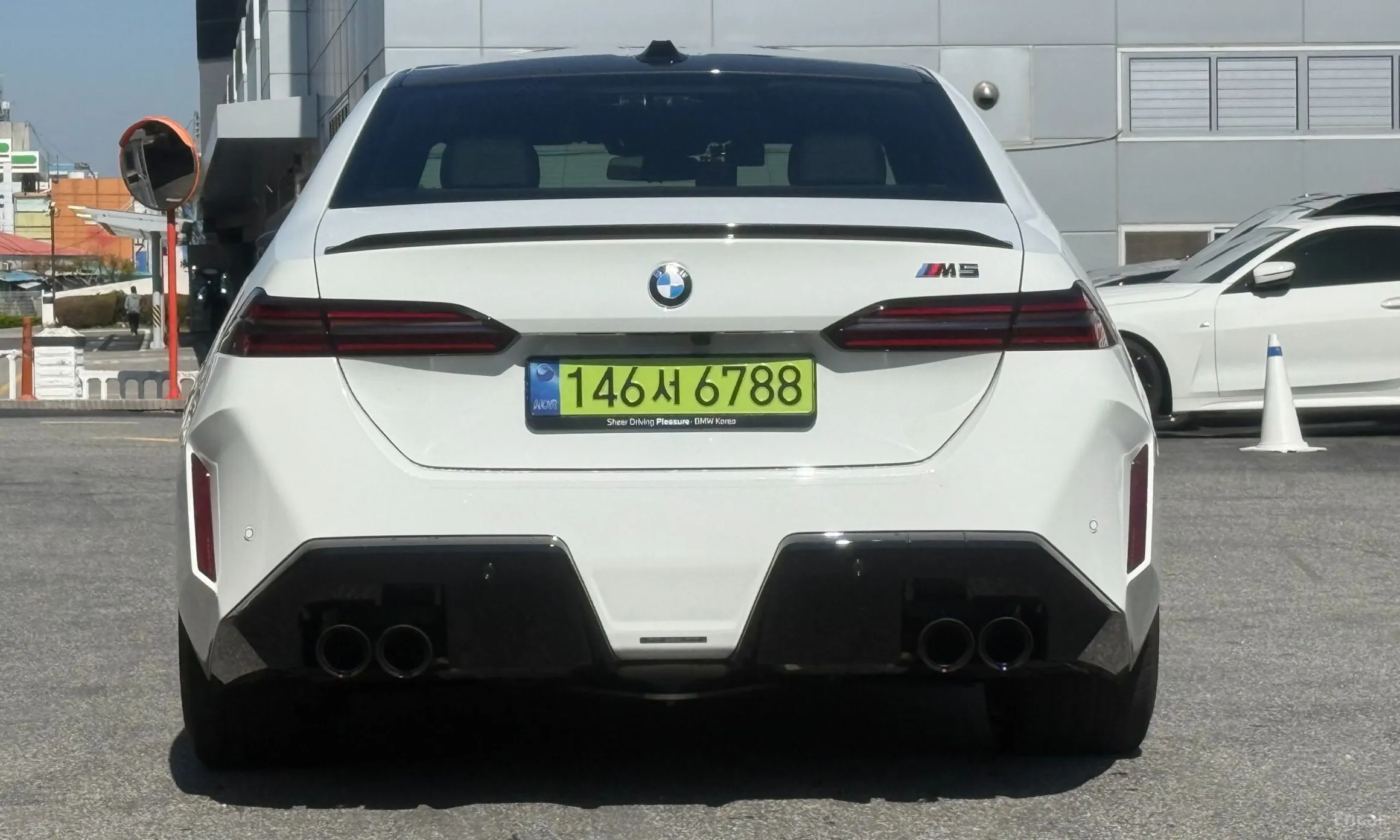 BMW M5 (G90) превью 4