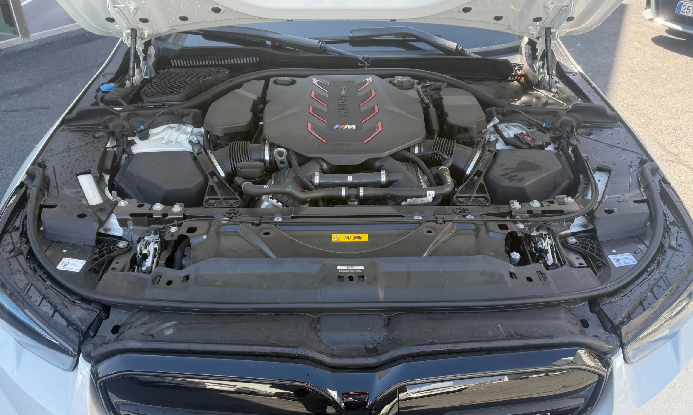 BMW M5 (G90) превью 6