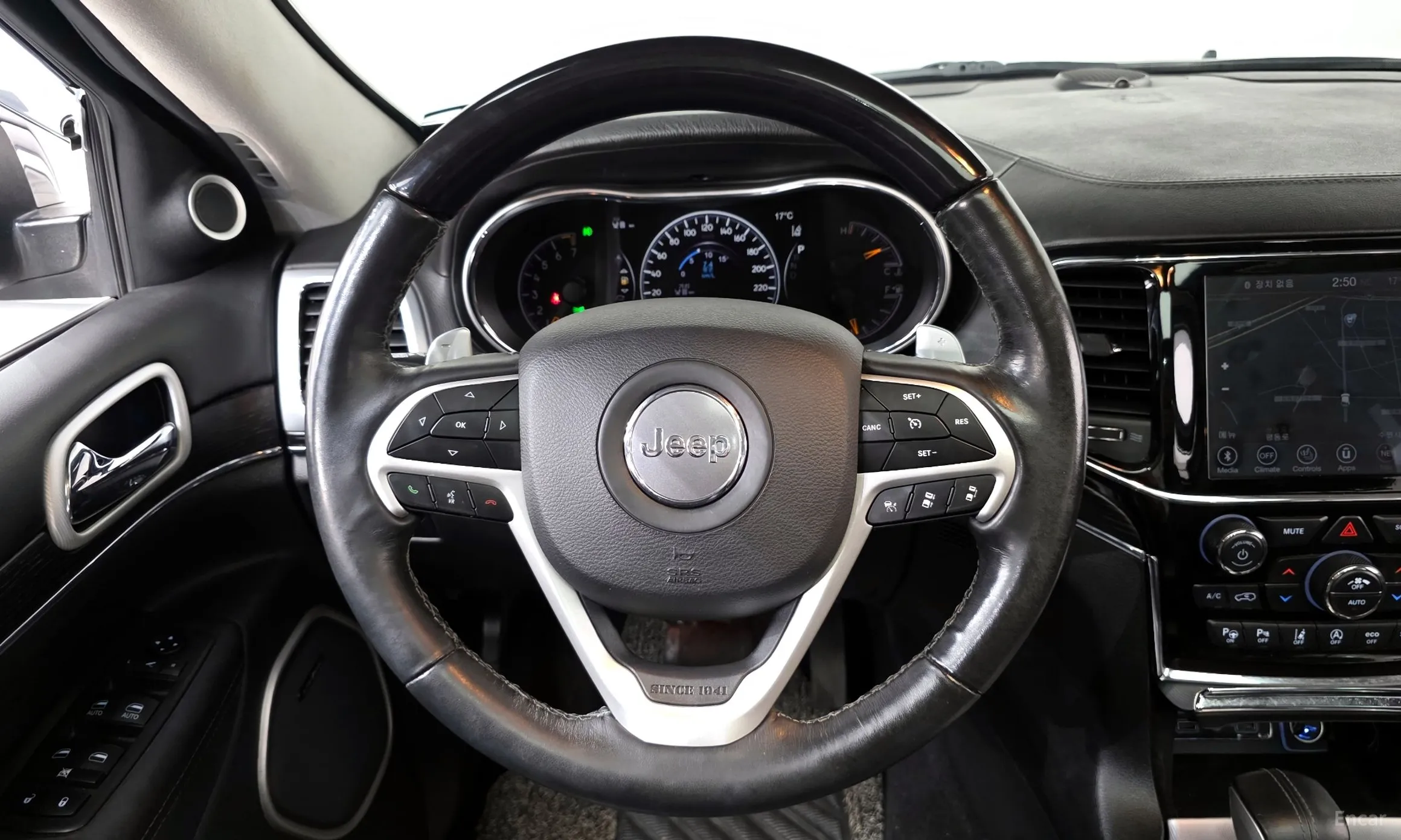 Jeep Grand Cherokee превью 12