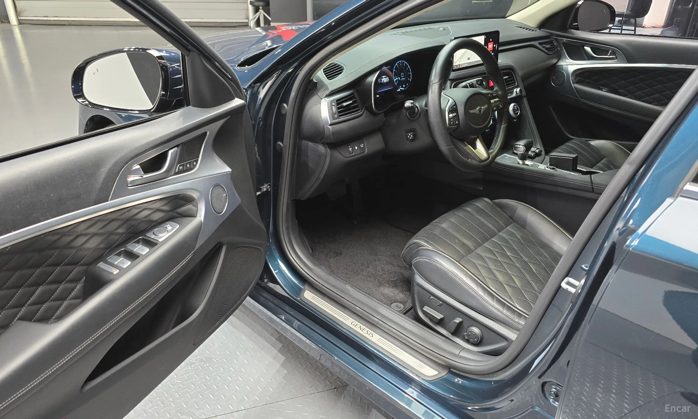 Genesis G70 превью 10