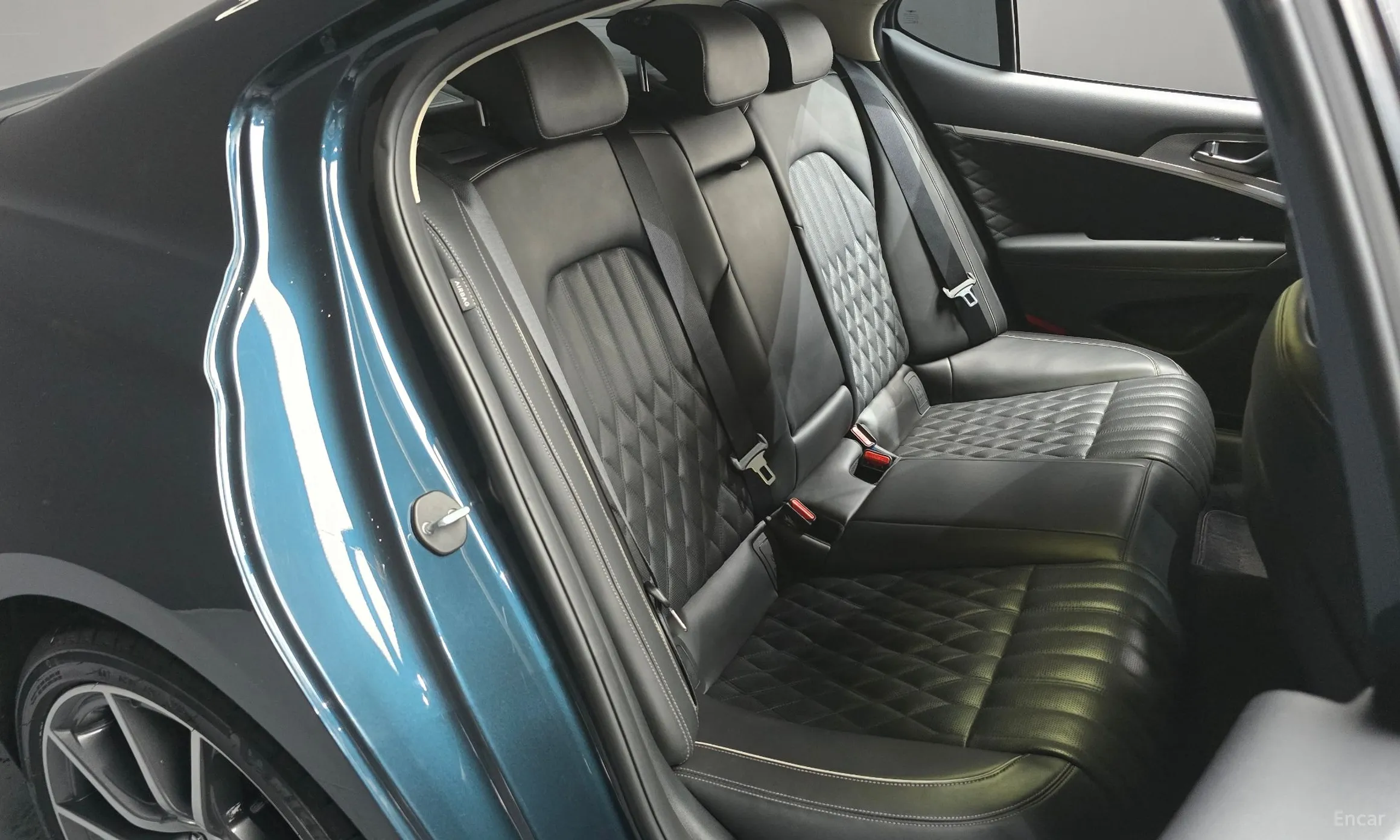 Genesis G70 превью 12