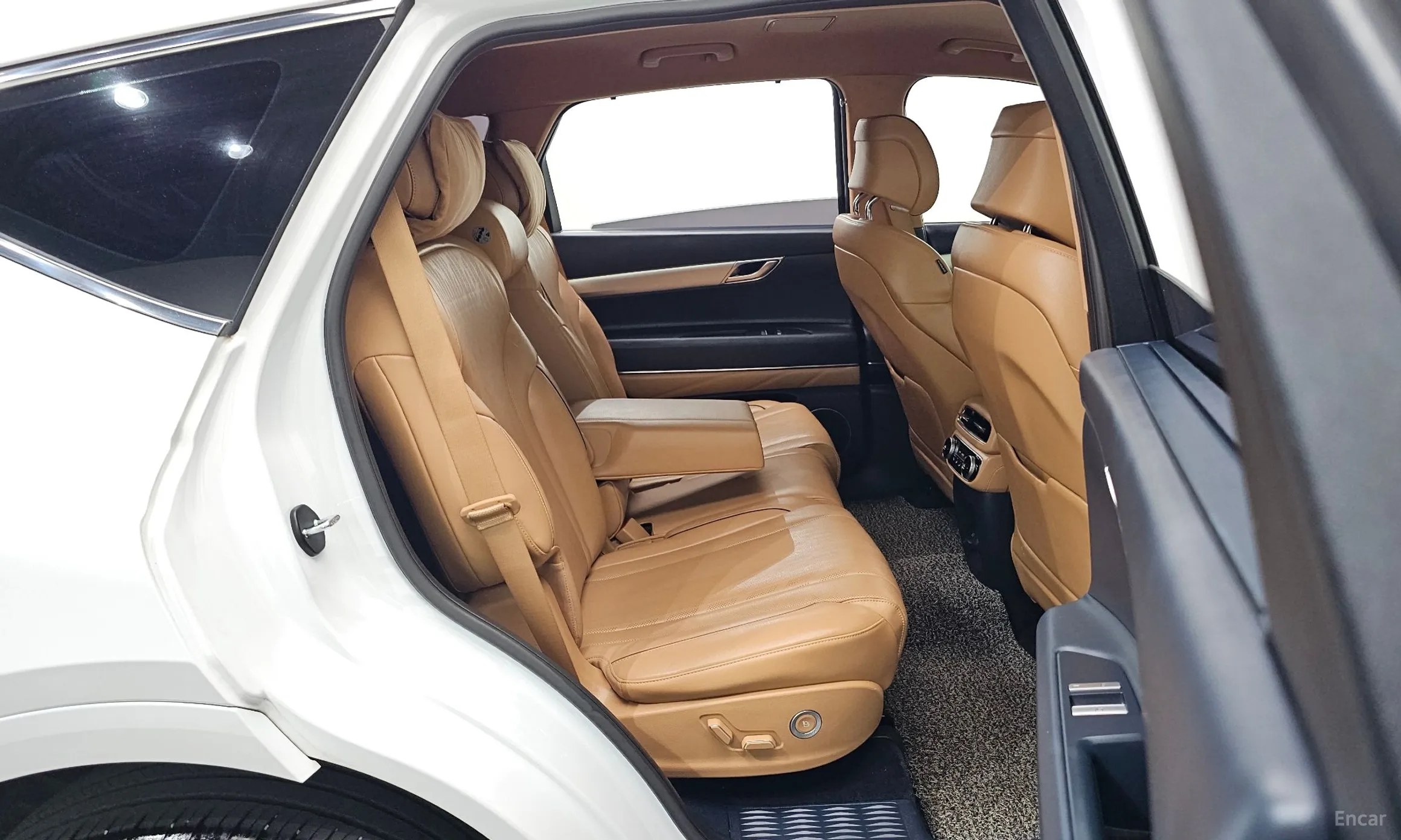 Genesis GV80 превью 12