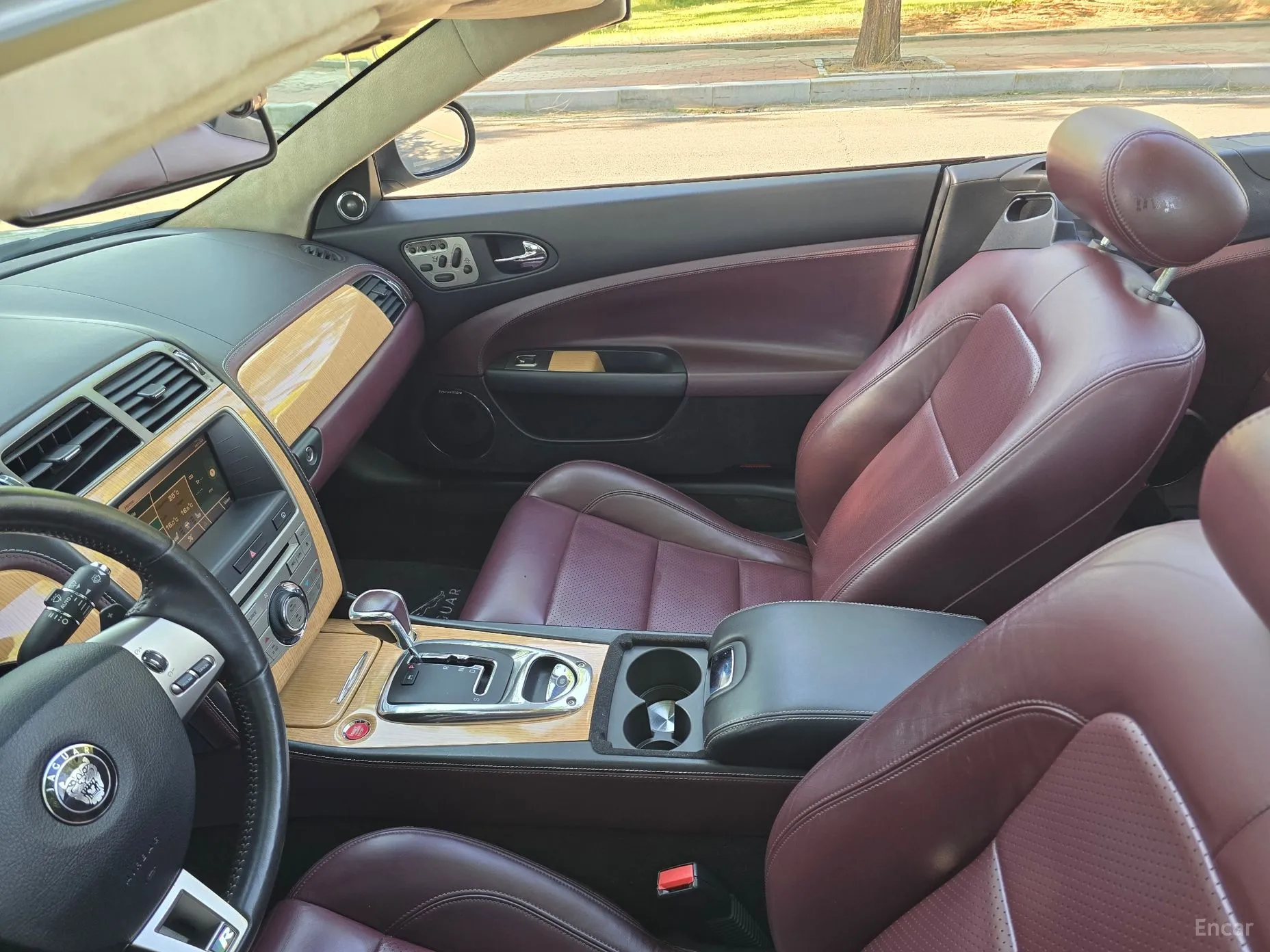 Jaguar XKR превью 16