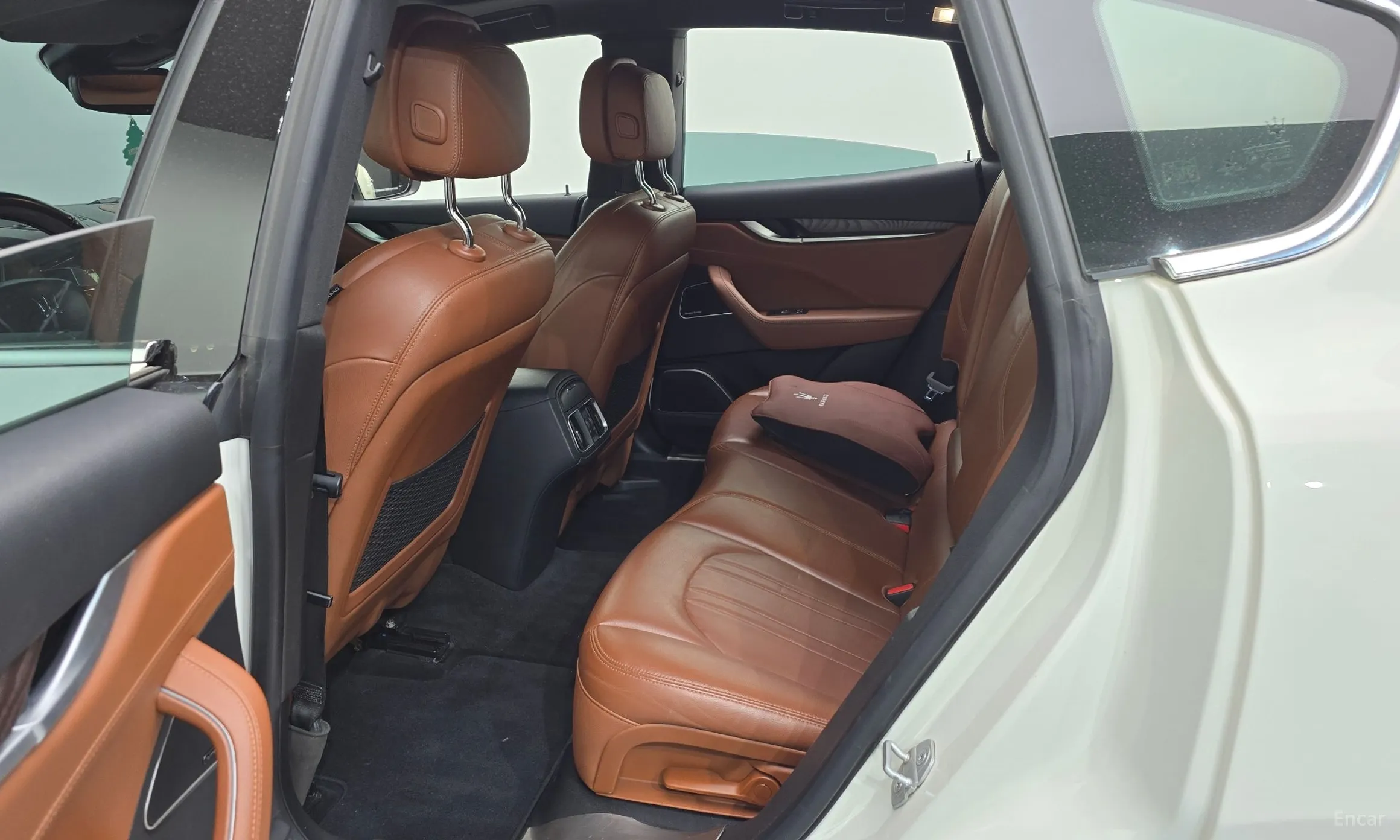 Maserati Levante превью 11