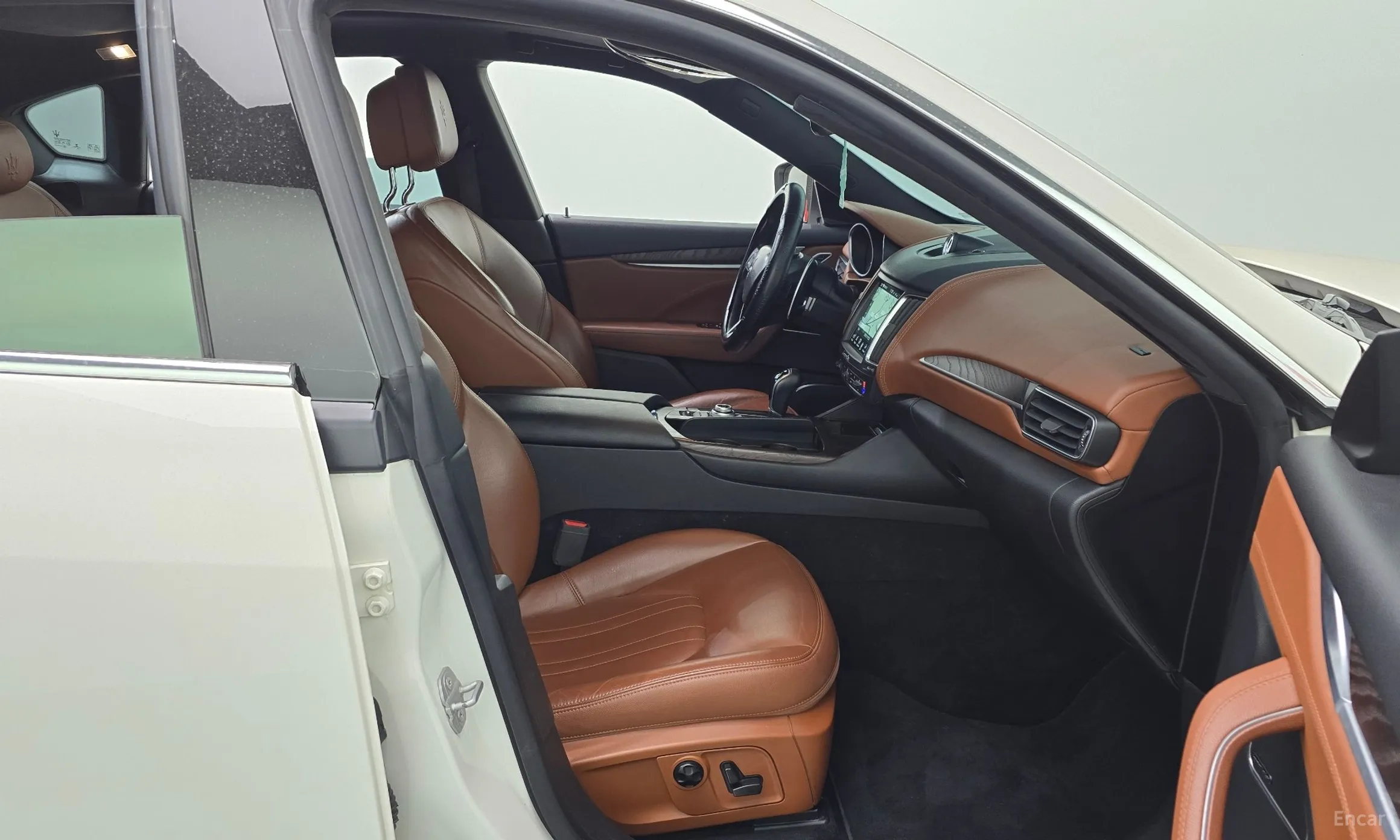 Maserati Levante превью 12