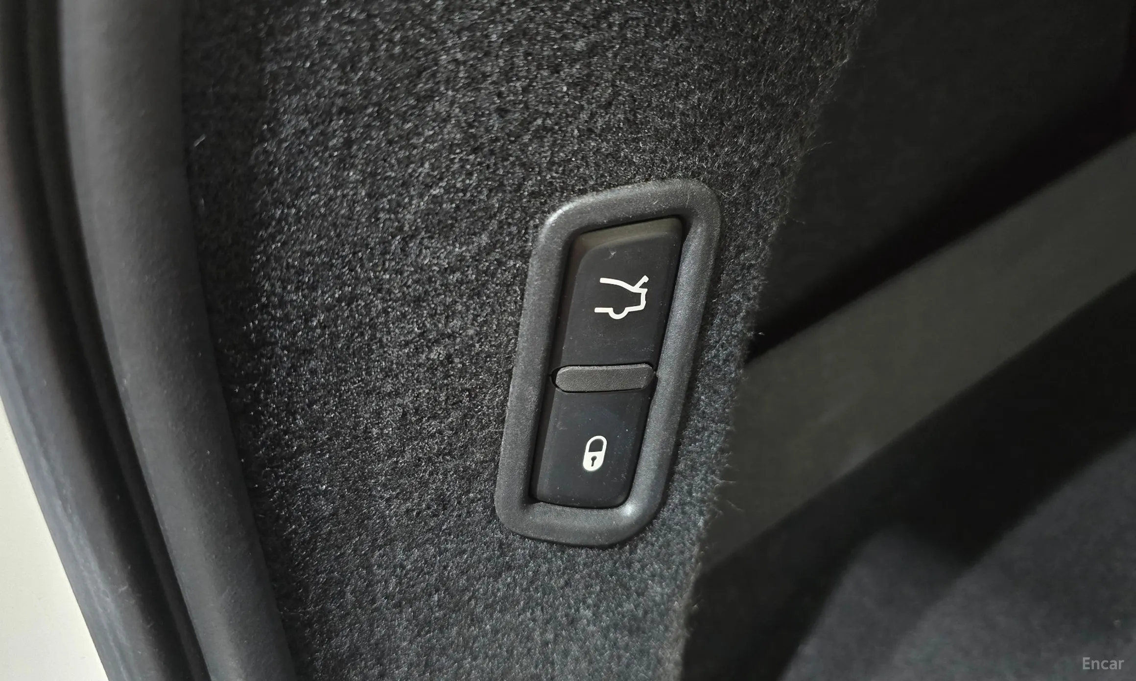 Maserati Levante превью 20
