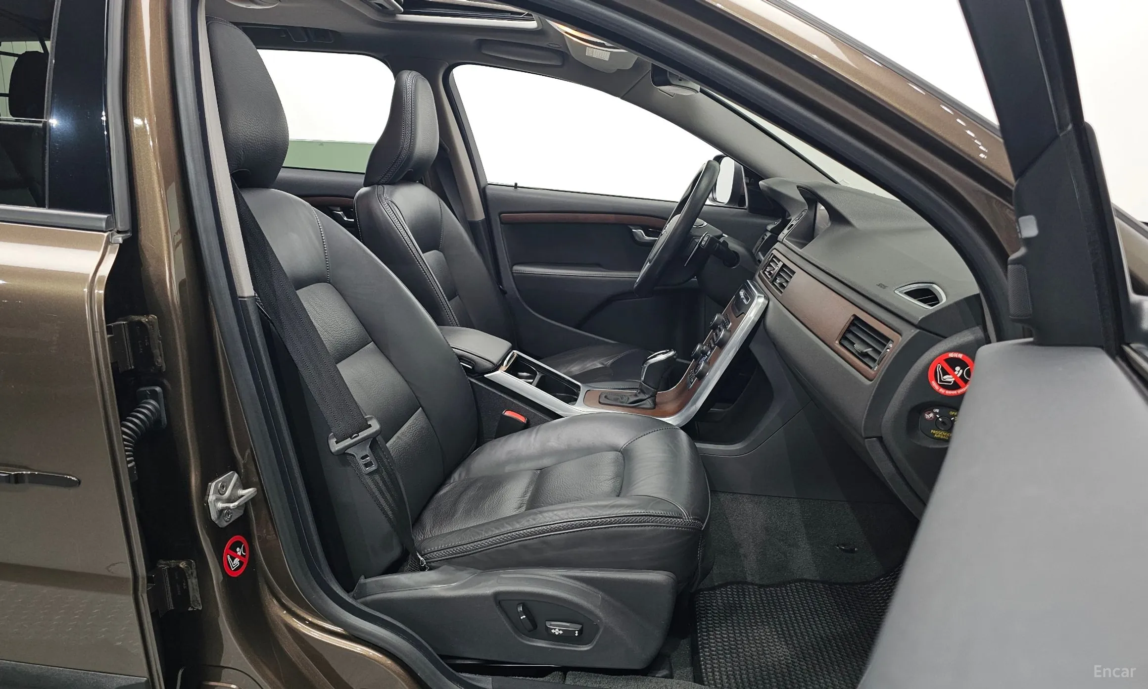 Volvo XC70 превью 10
