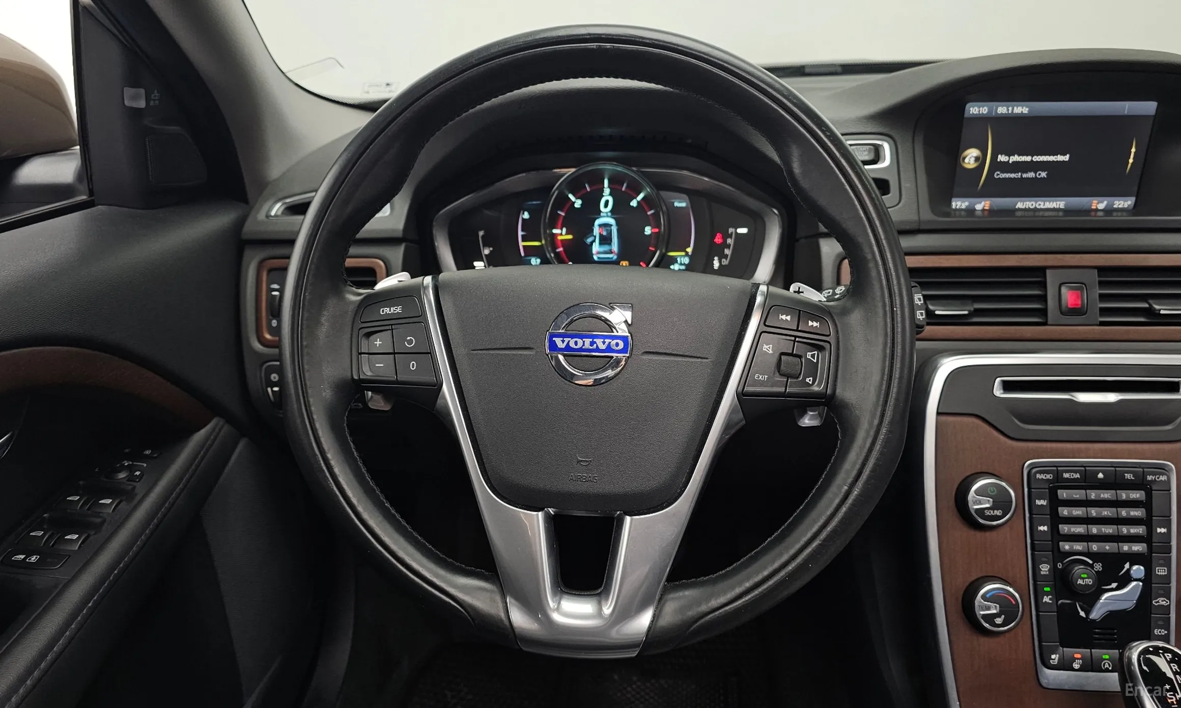 Volvo XC70 превью 13