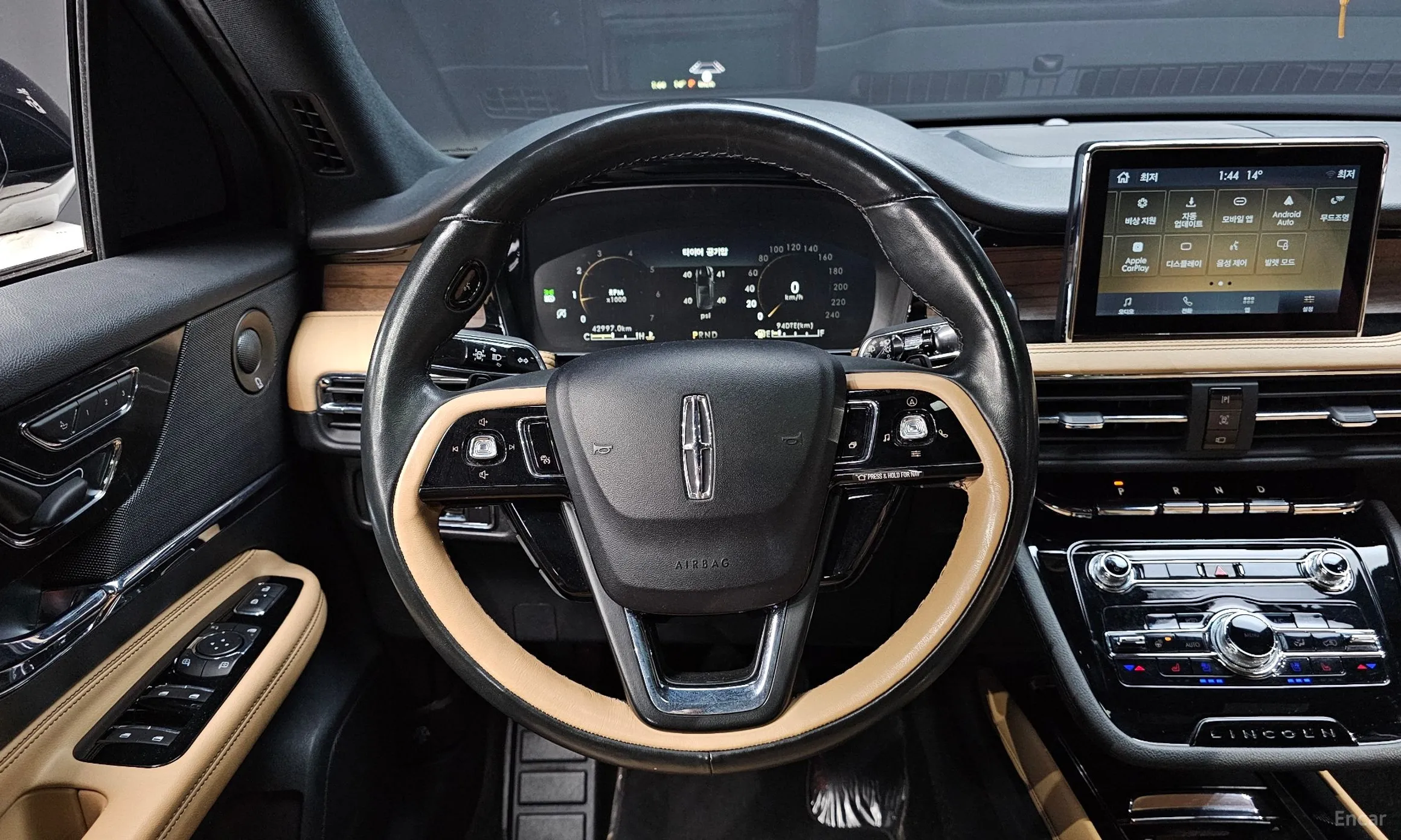 Lincoln Corsair превью 13