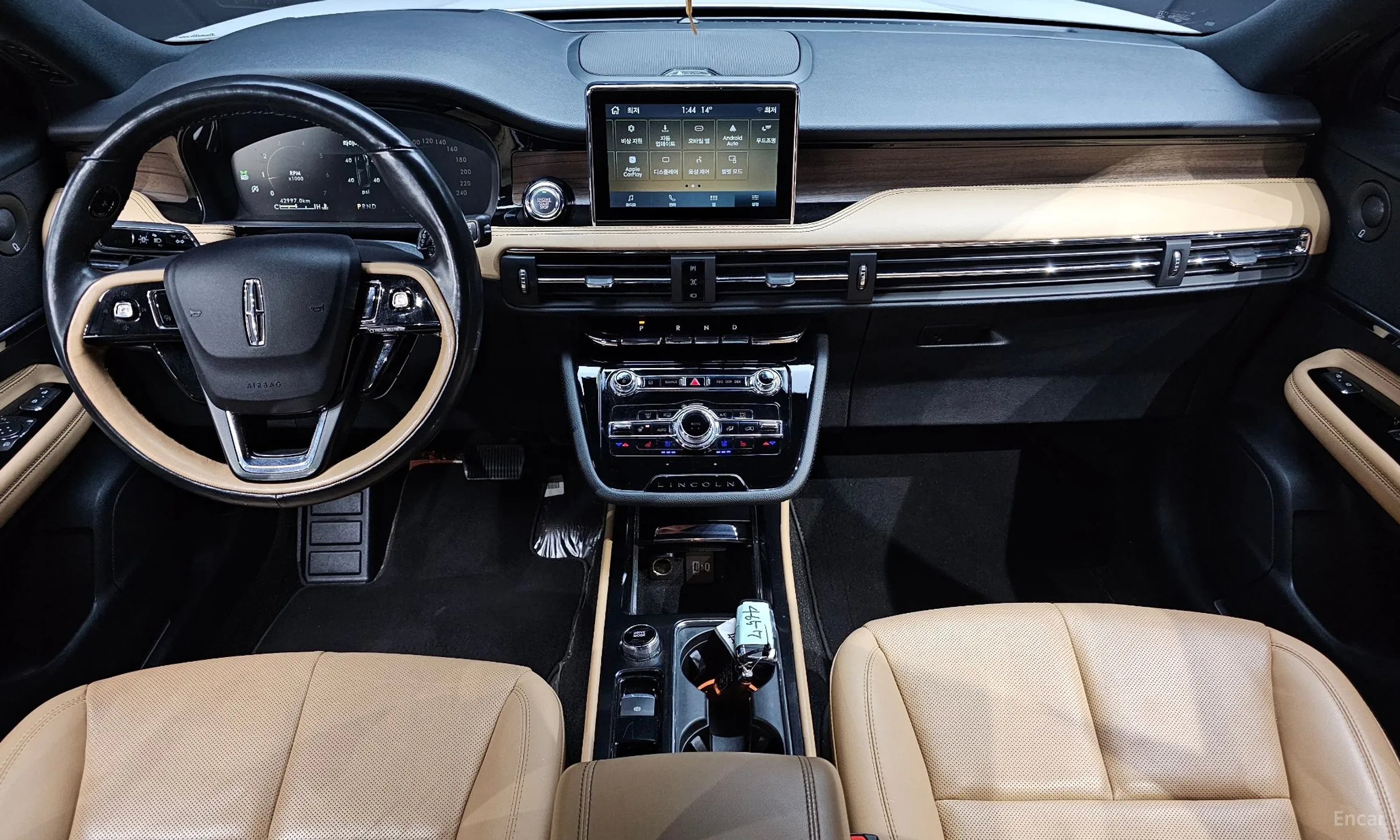 Lincoln Corsair превью 7