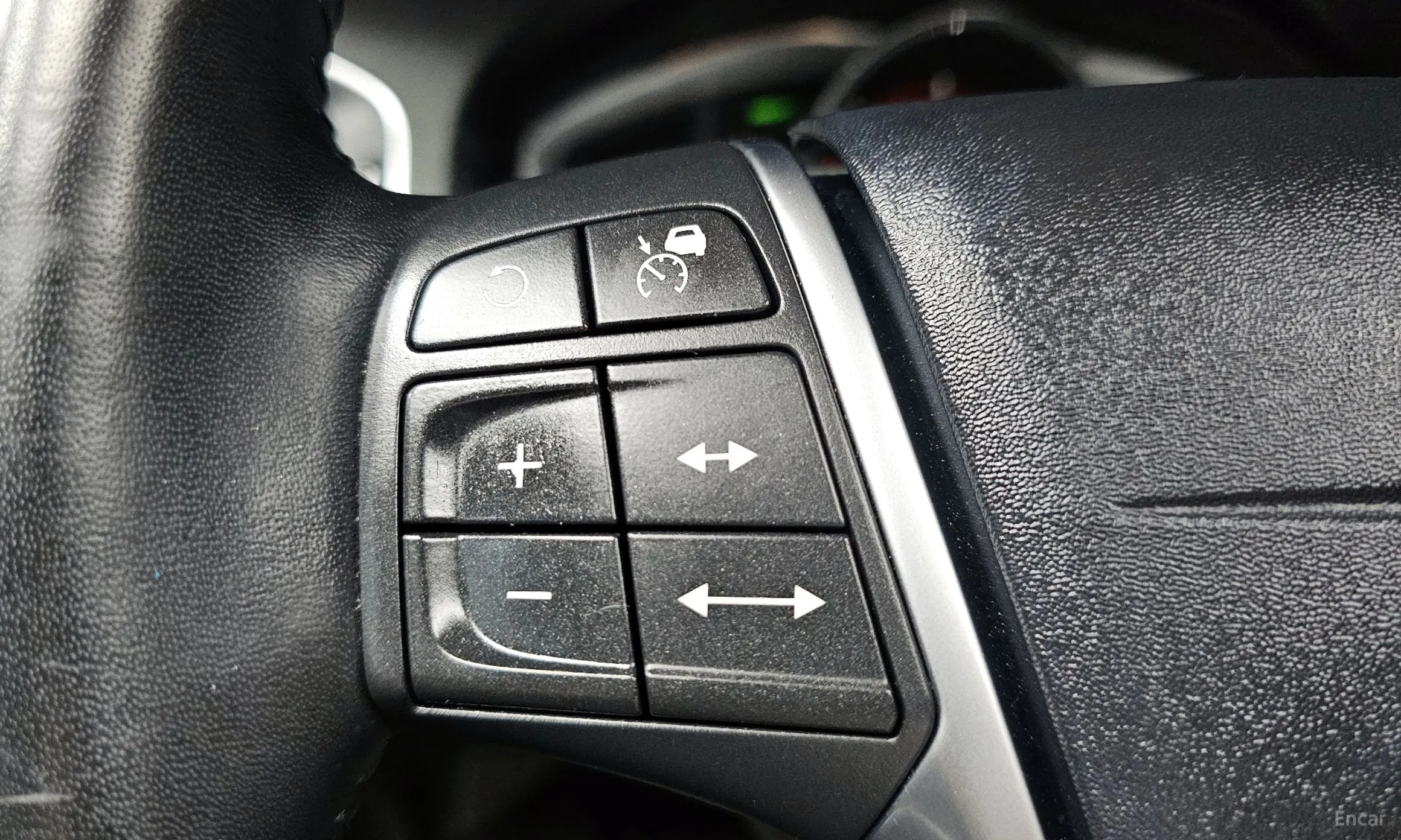 Volvo S60 превью 14