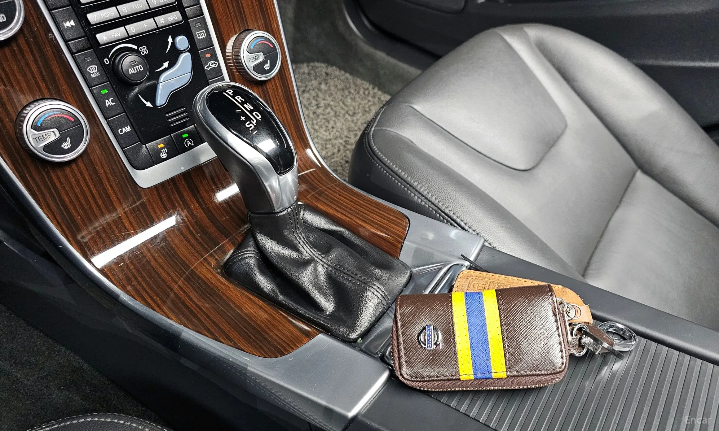 Volvo S60 превью 9