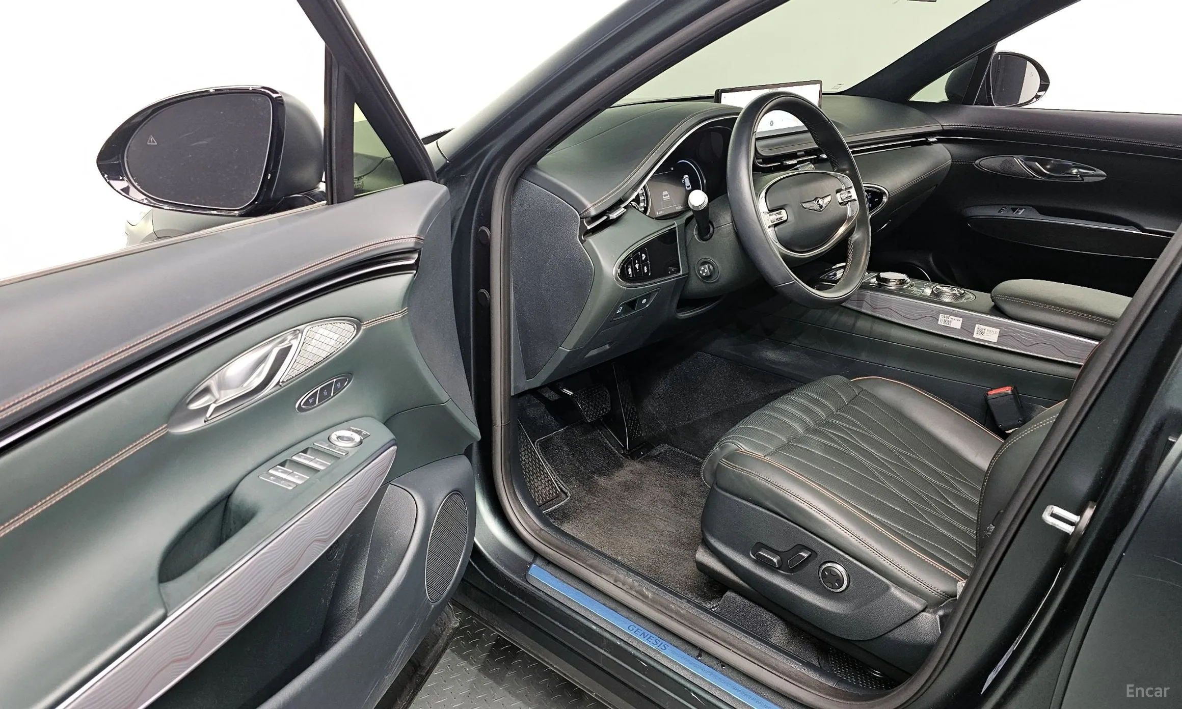 Genesis GV70 превью 10