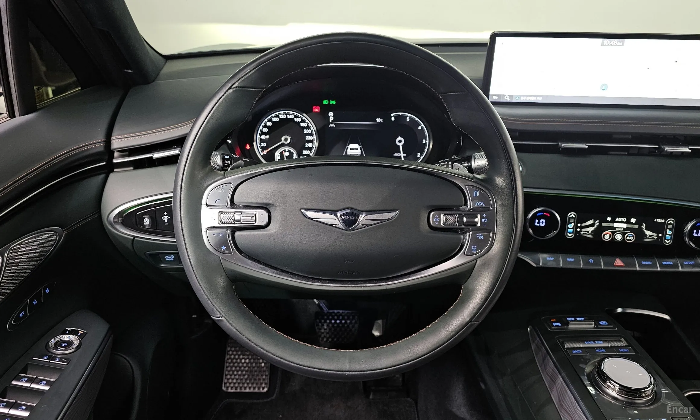 Genesis GV70 превью 13