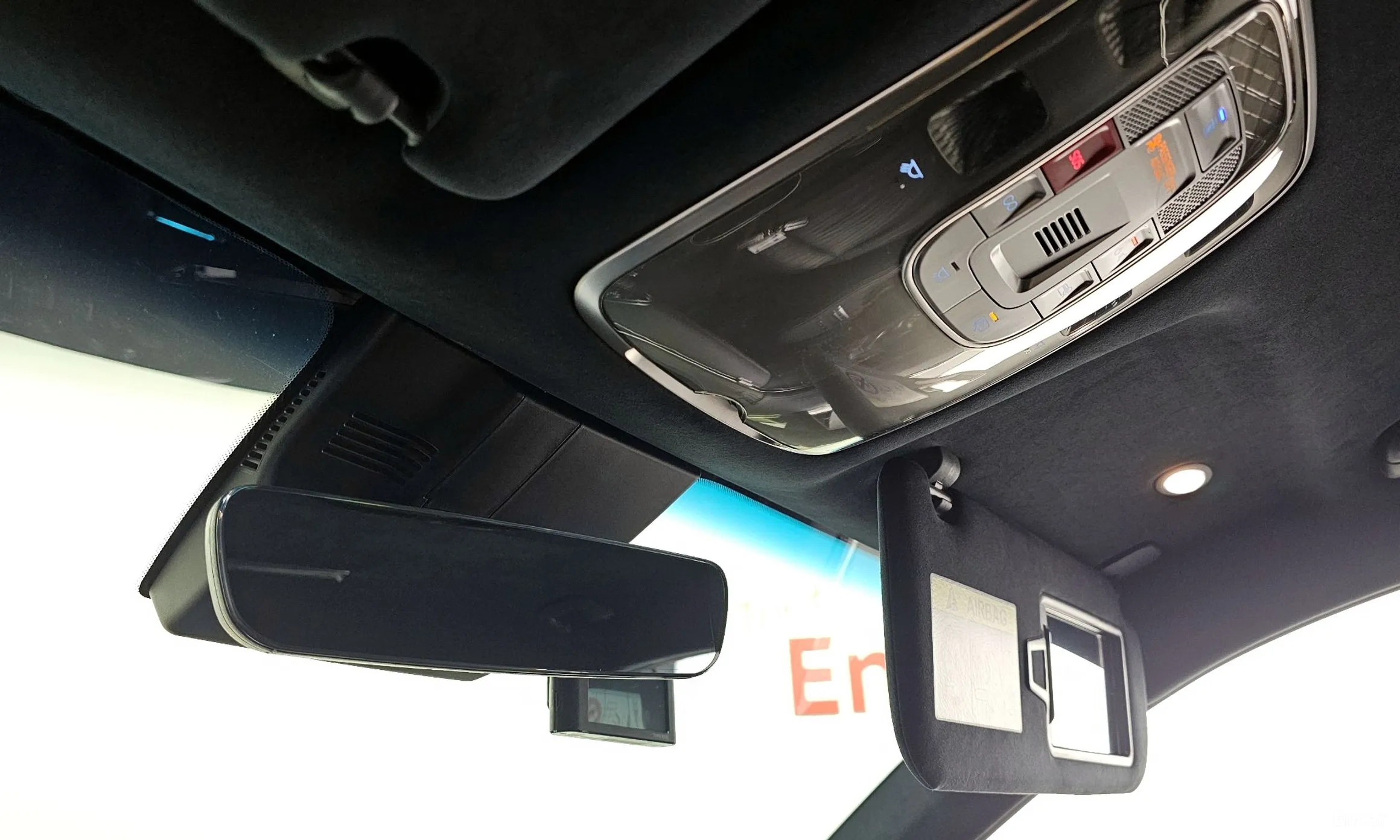 Genesis GV70 превью 20