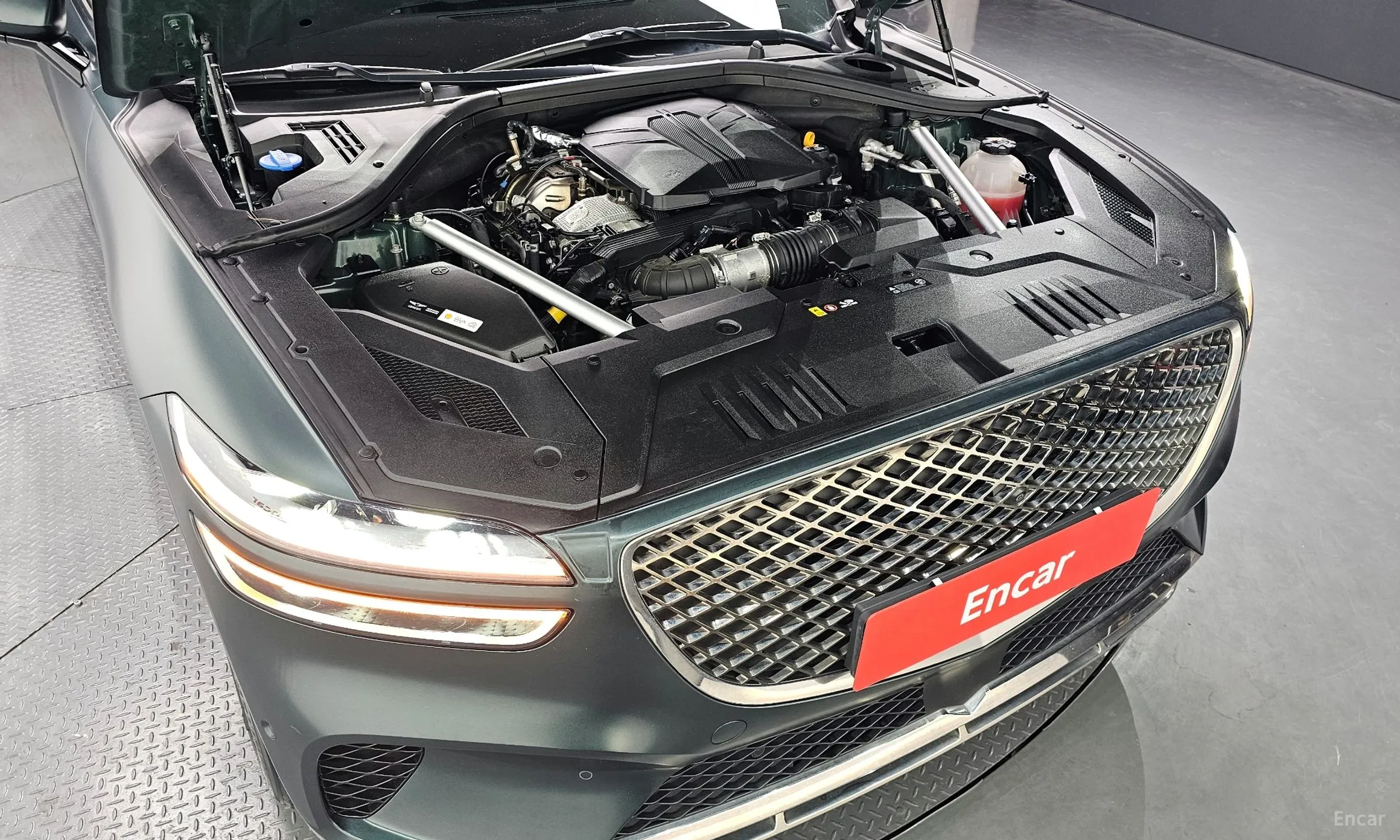 Genesis GV70 превью 6