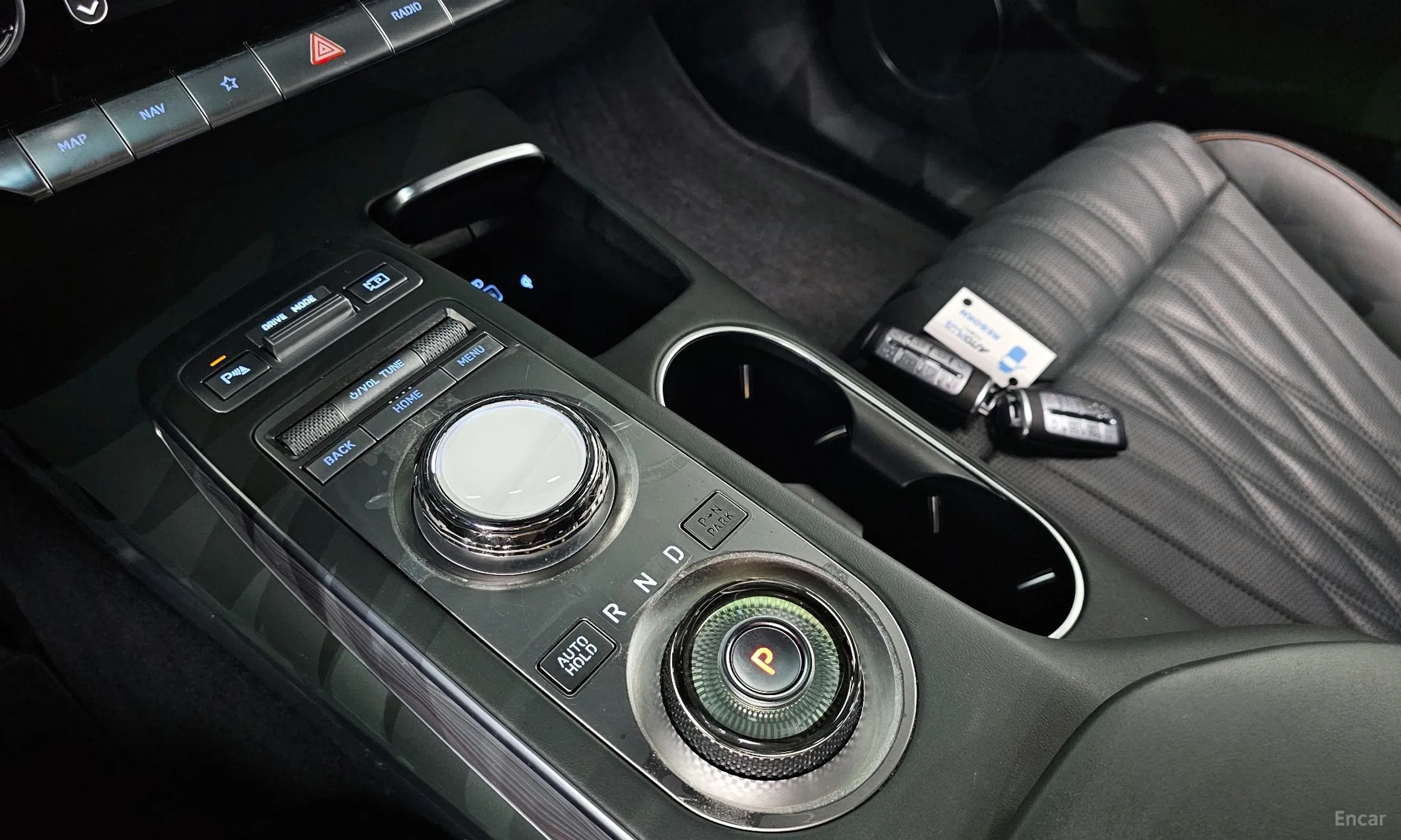 Genesis GV70 превью 9