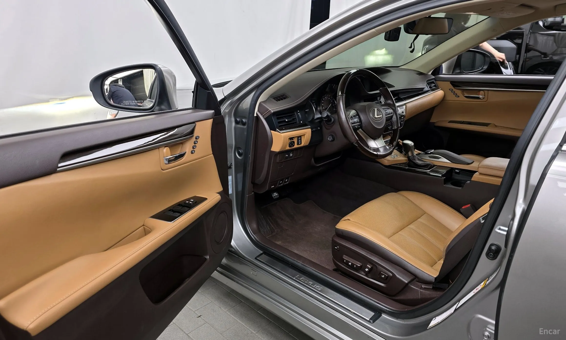 Lexus New ES300h превью 10