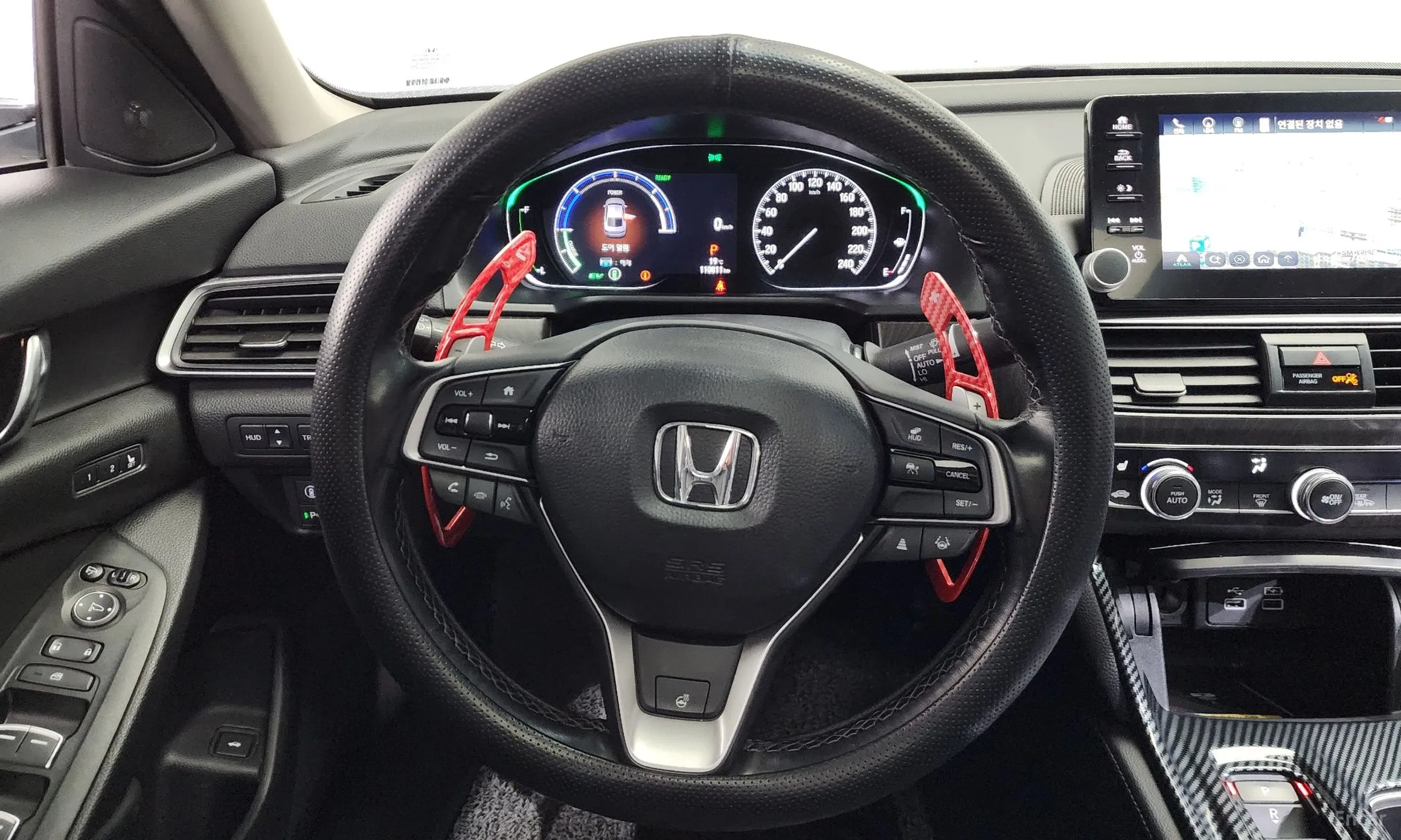 Honda Accord 10th Generation превью 12