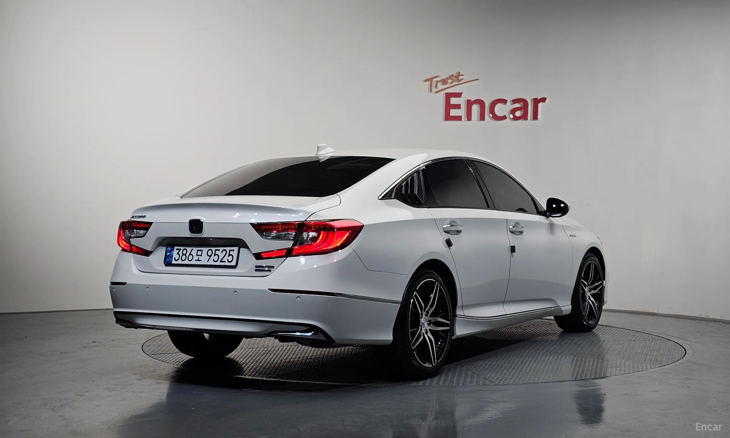 Honda Accord 10th Generation превью 2