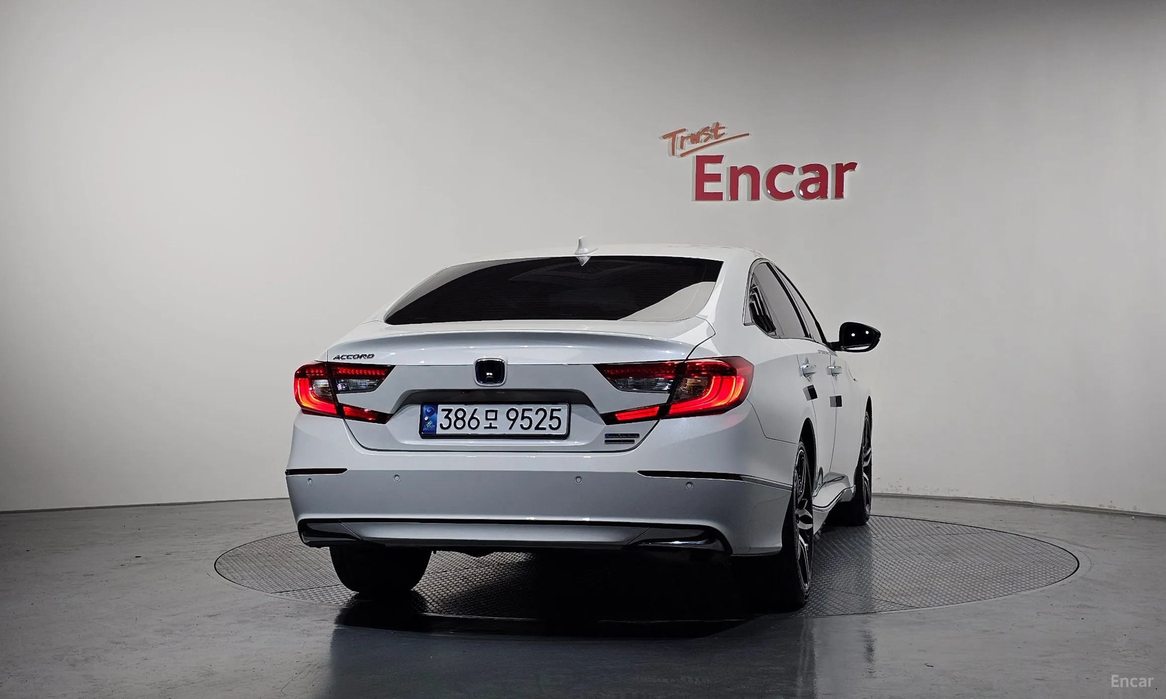 Honda Accord 10th Generation превью 4