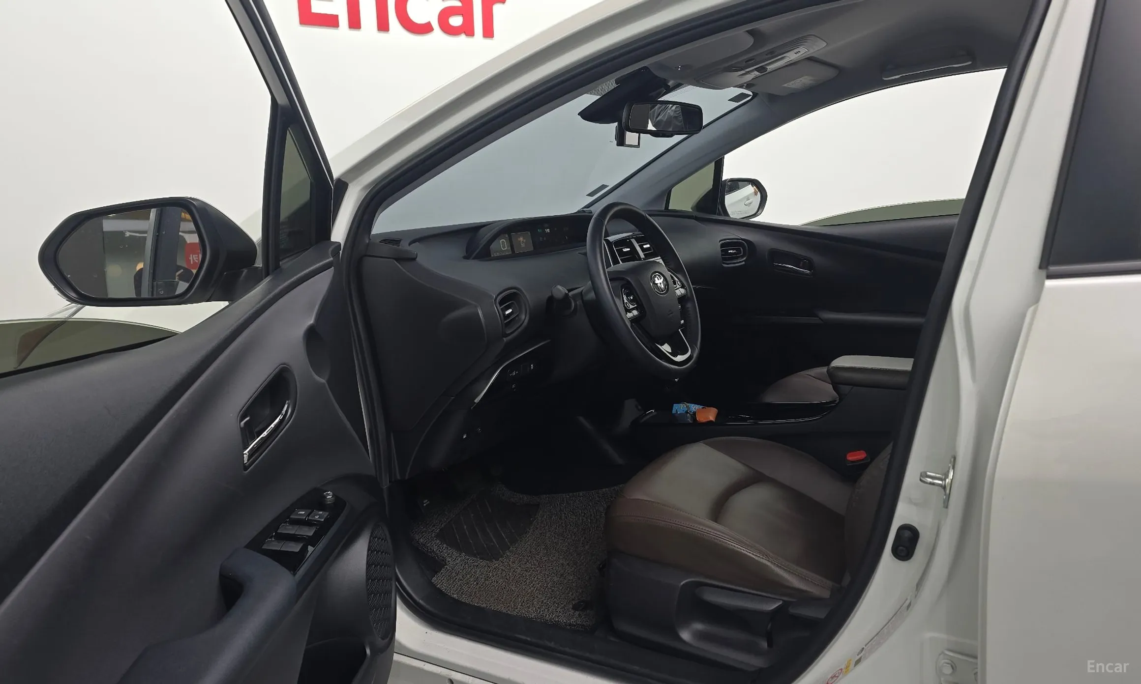 Toyota Prius 4th Generation превью 10