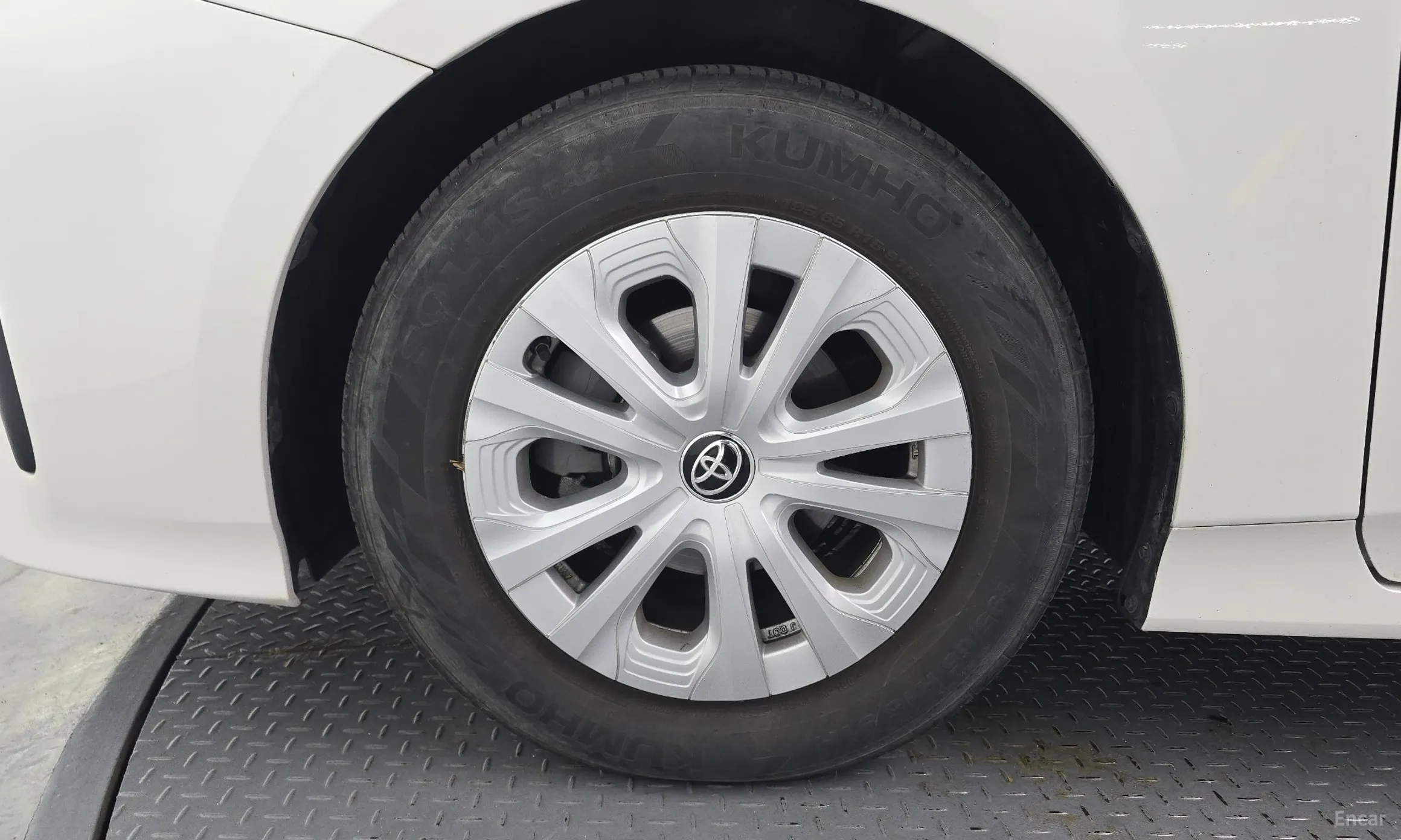 Toyota Prius 4th Generation превью 5