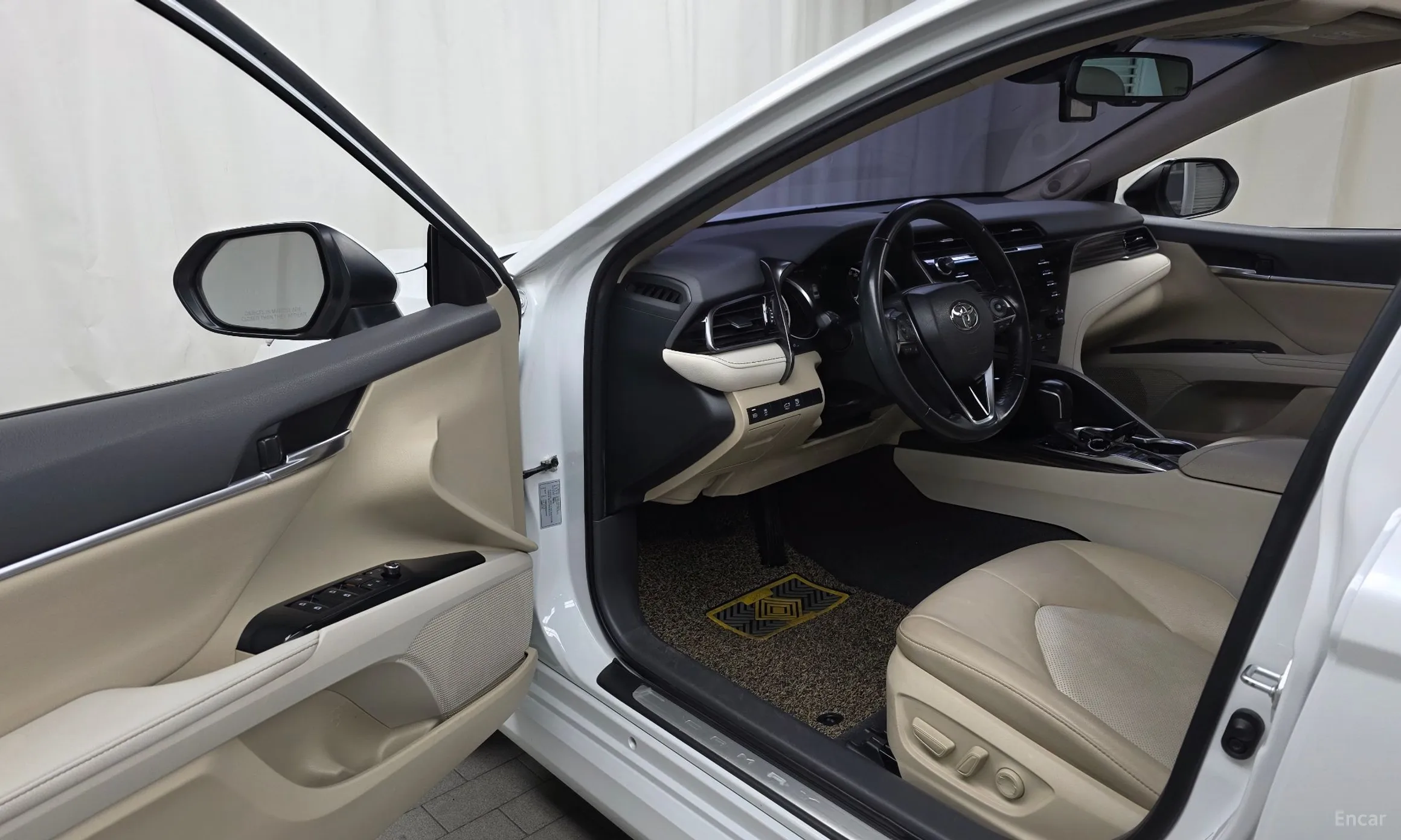 Toyota Camry (XV70) превью 10