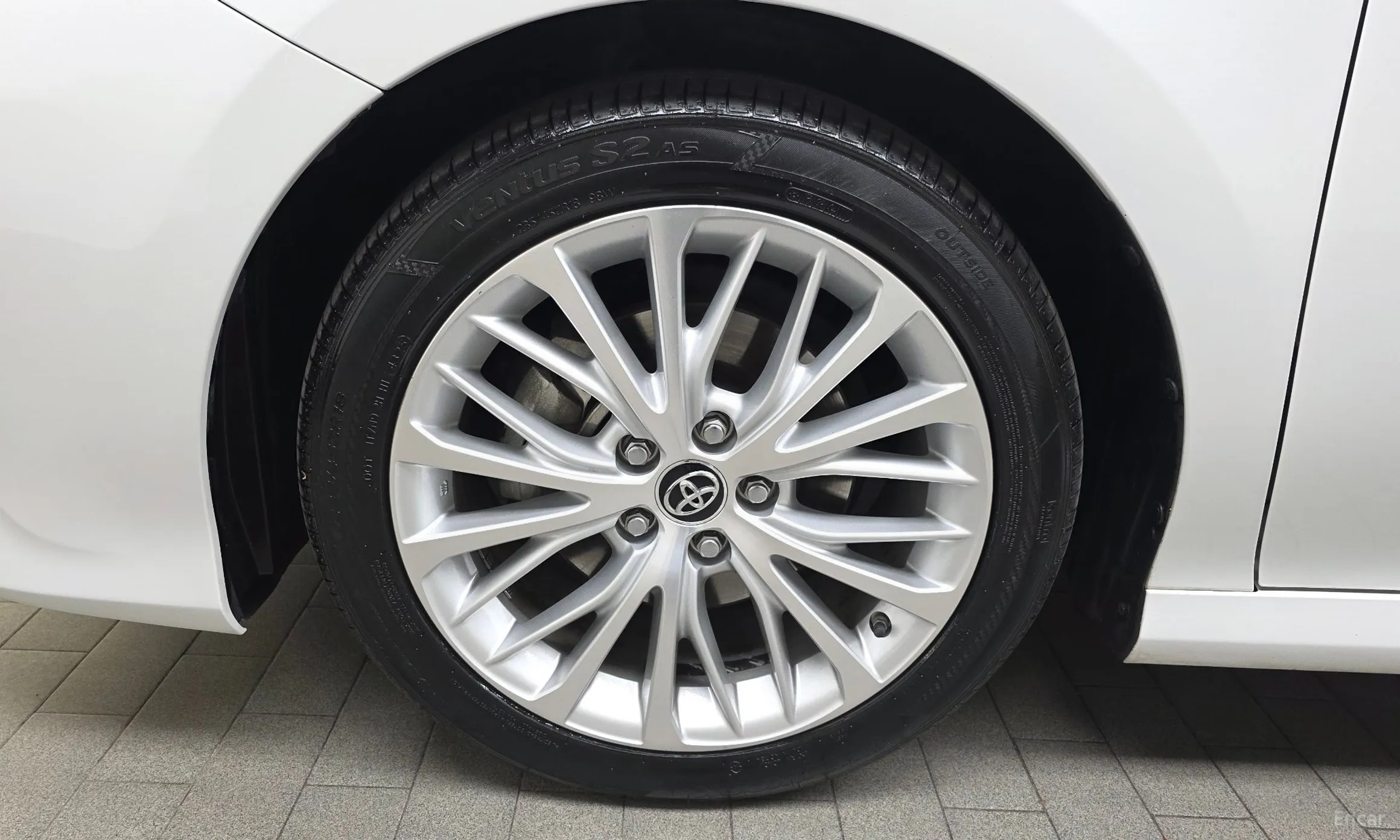 Toyota Camry (XV70) превью 5