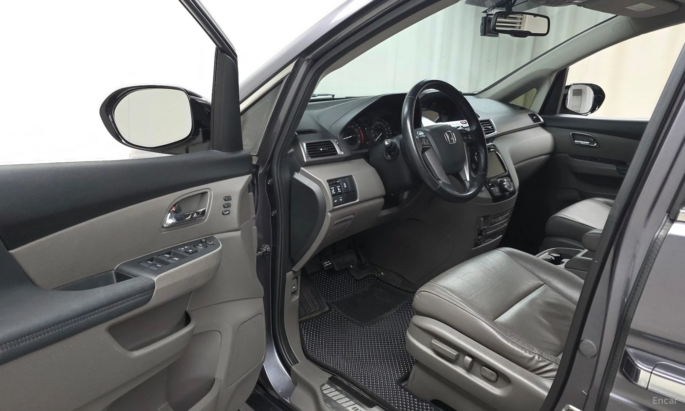 Honda Odyssey превью 10