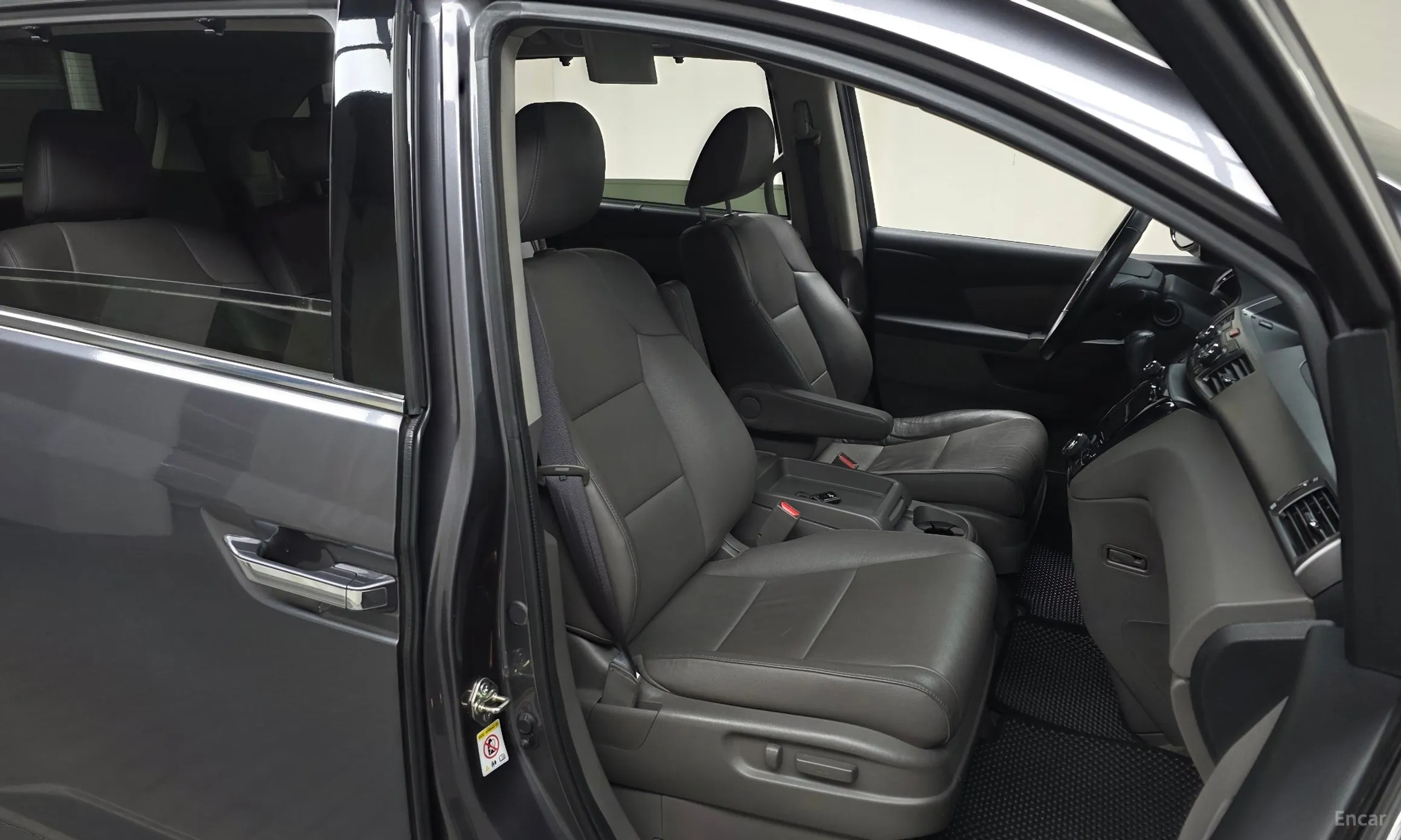 Honda Odyssey превью 11