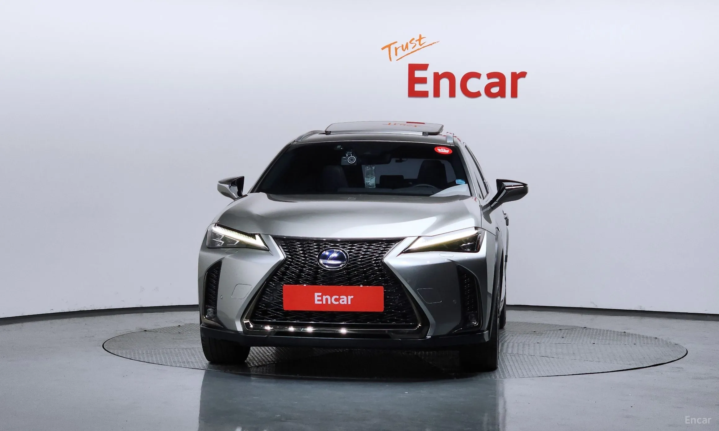 Lexus UX250h превью 3
