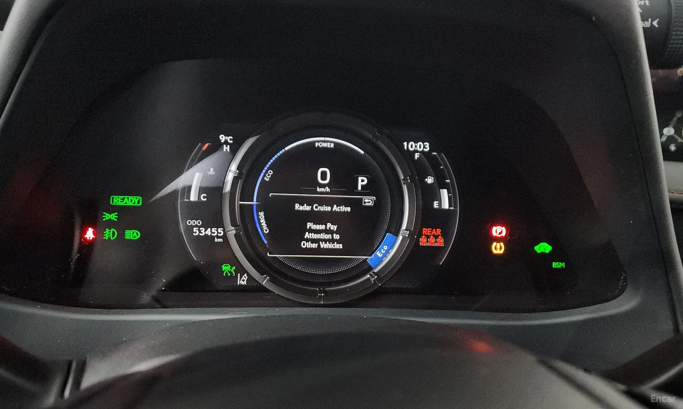 Lexus UX250h превью 8