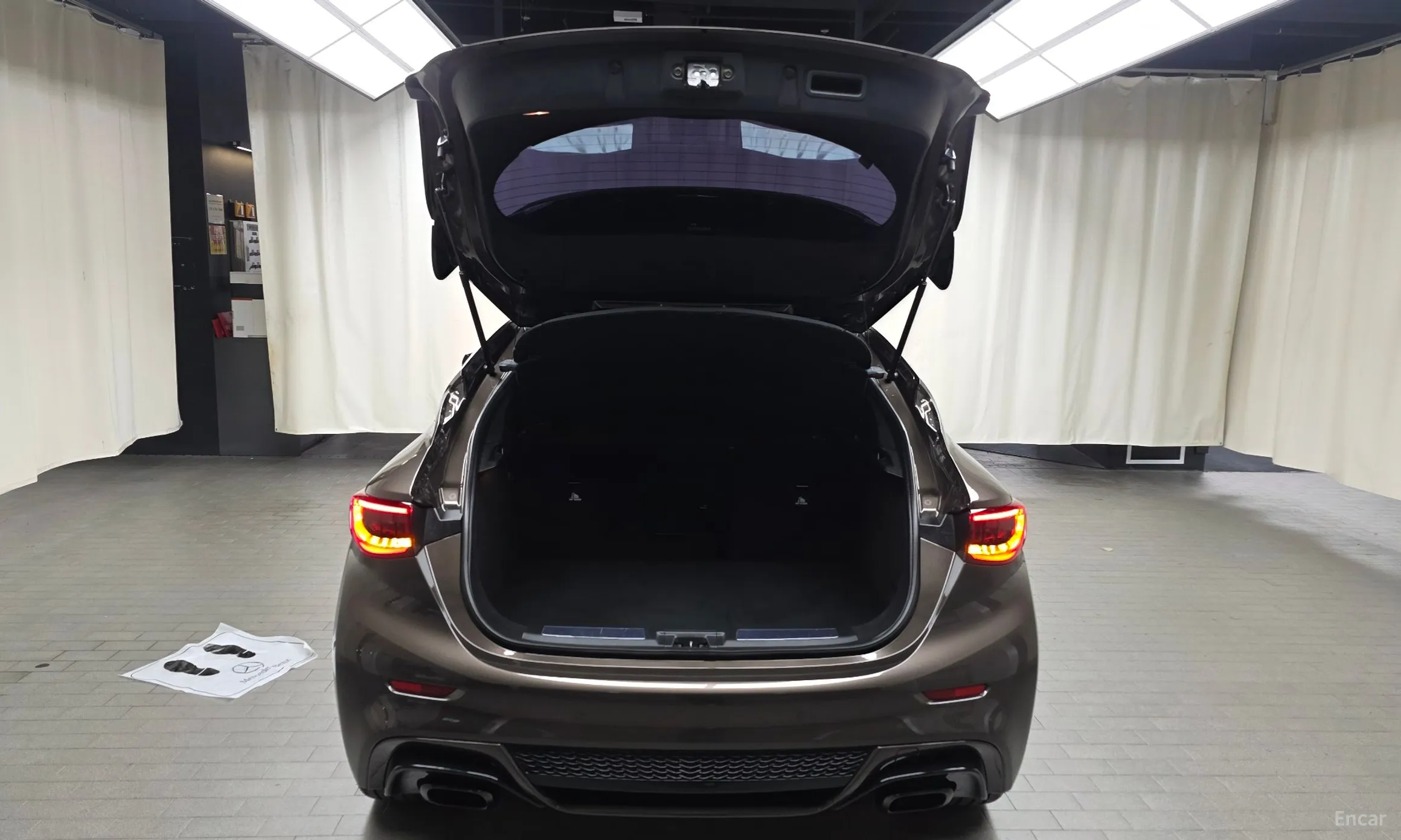 Infiniti Q30 превью 20
