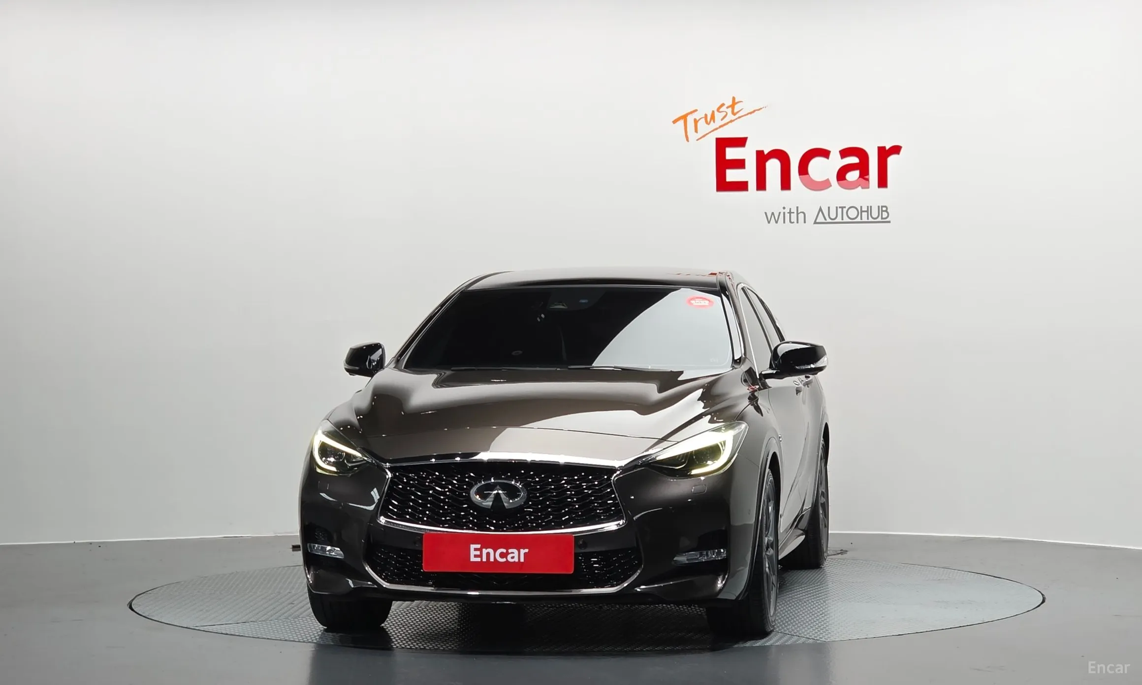 Infiniti Q30 превью 3