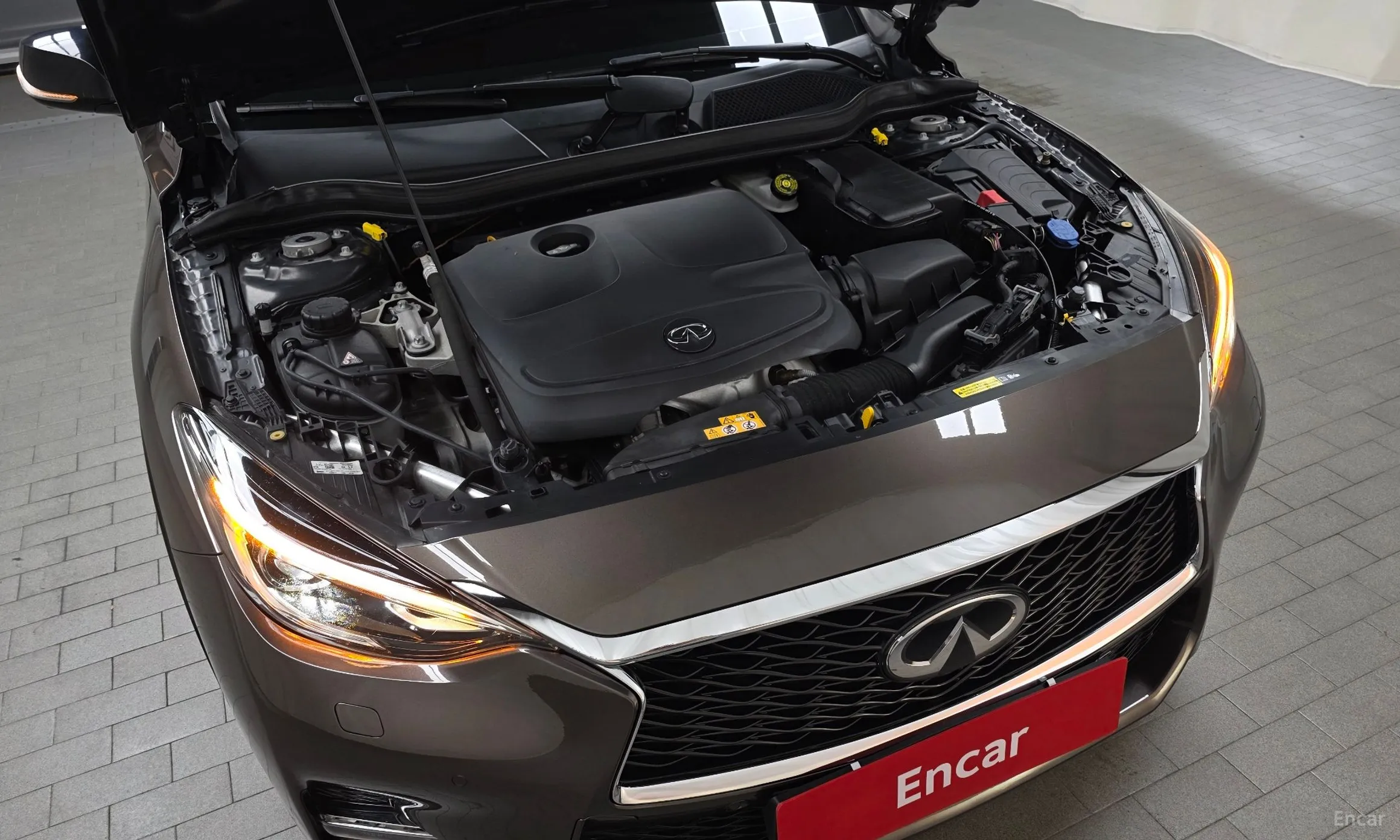 Infiniti Q30 превью 6