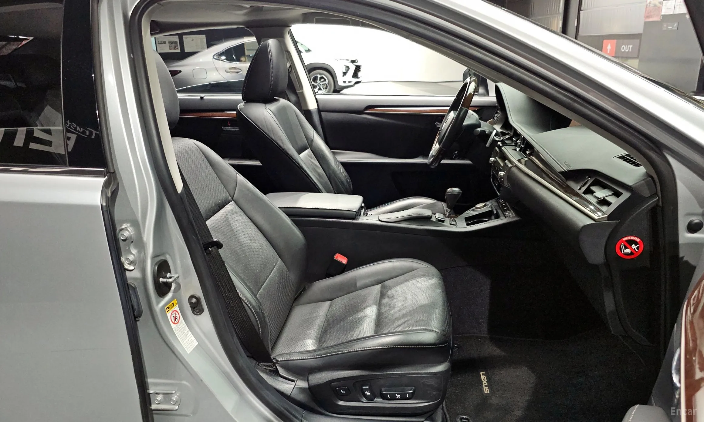 Lexus New ES300h превью 12