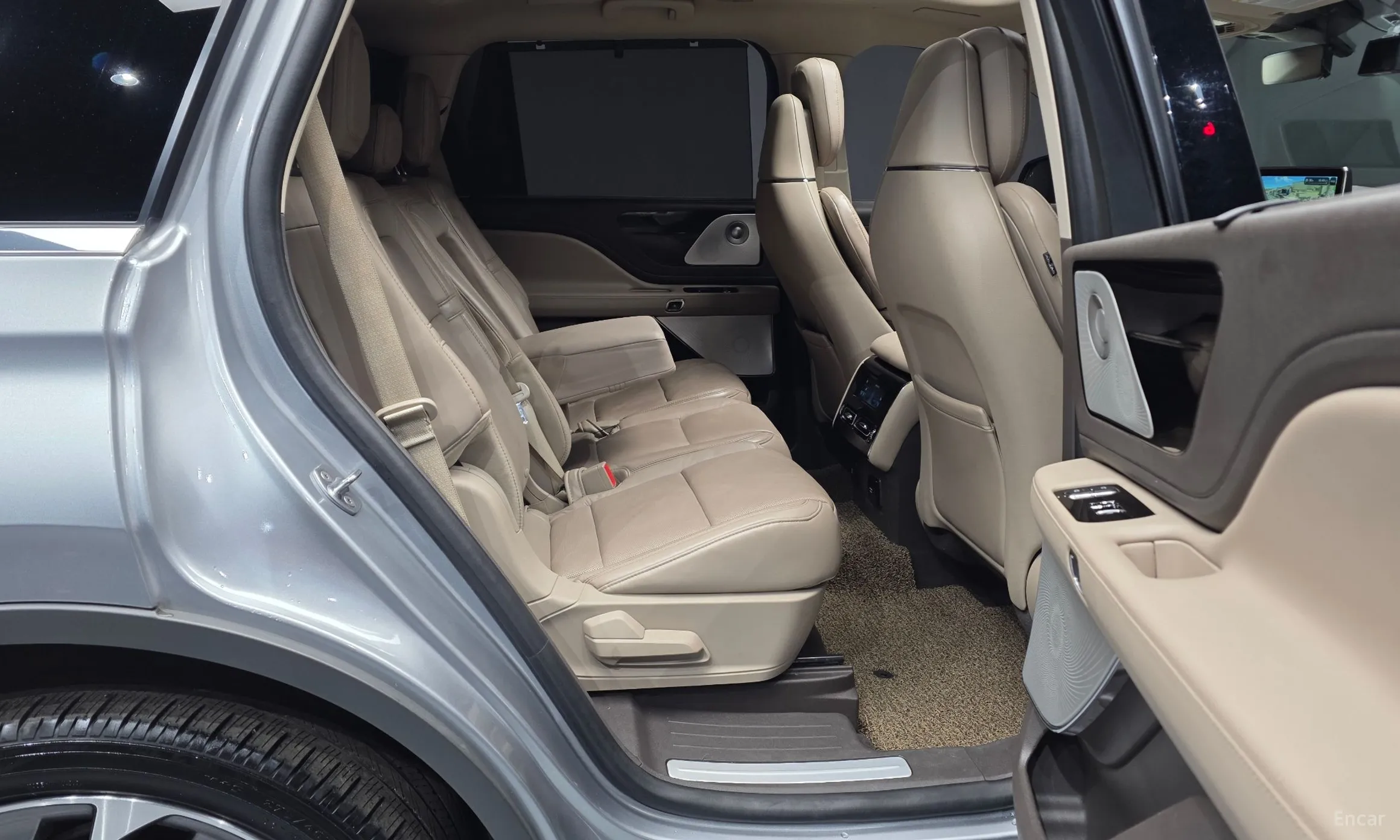 Lincoln Aviator 2nd Generation превью 12