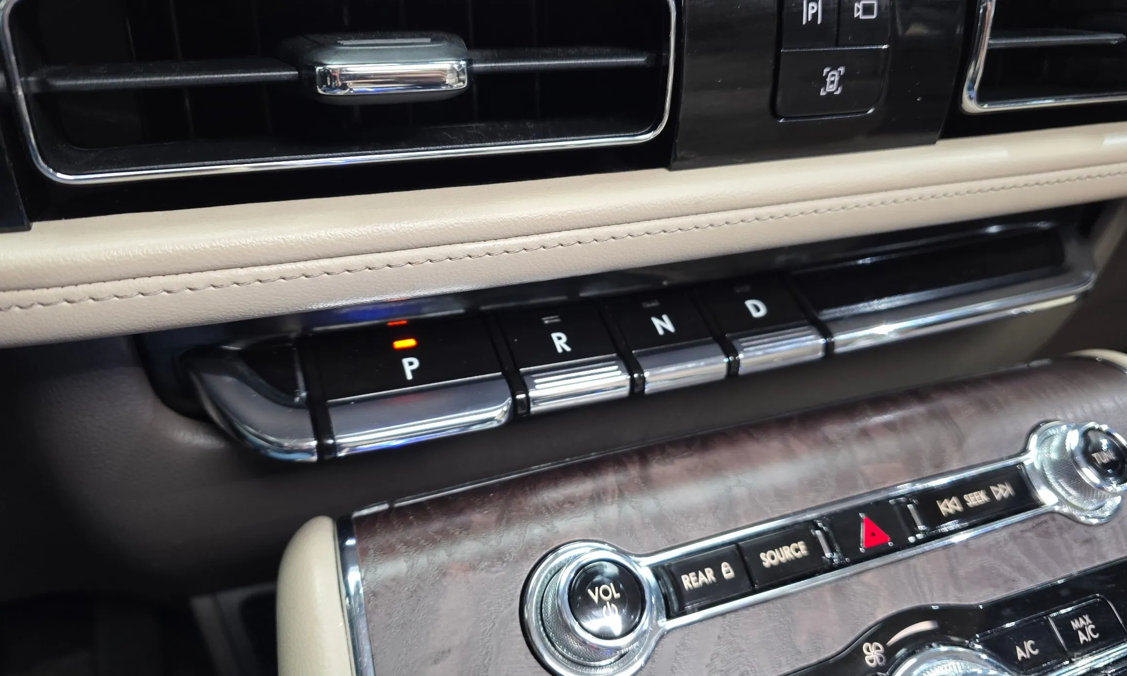 Lincoln Aviator 2nd Generation превью 9