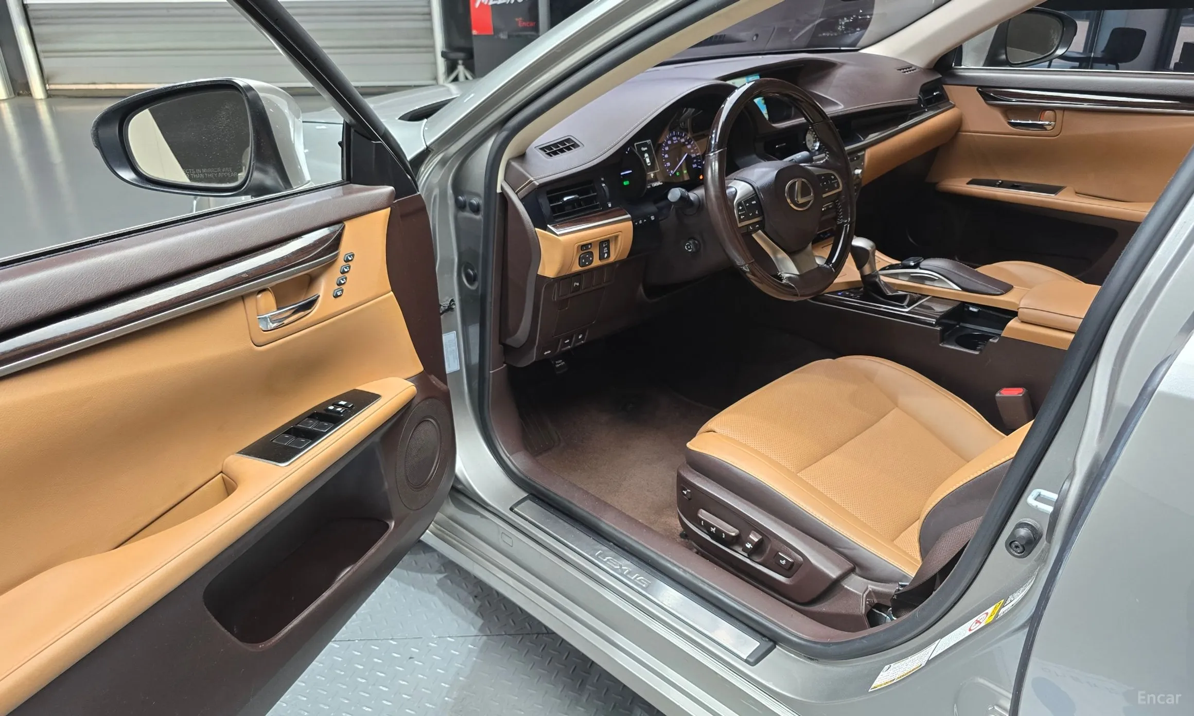 Lexus New ES300h превью 10