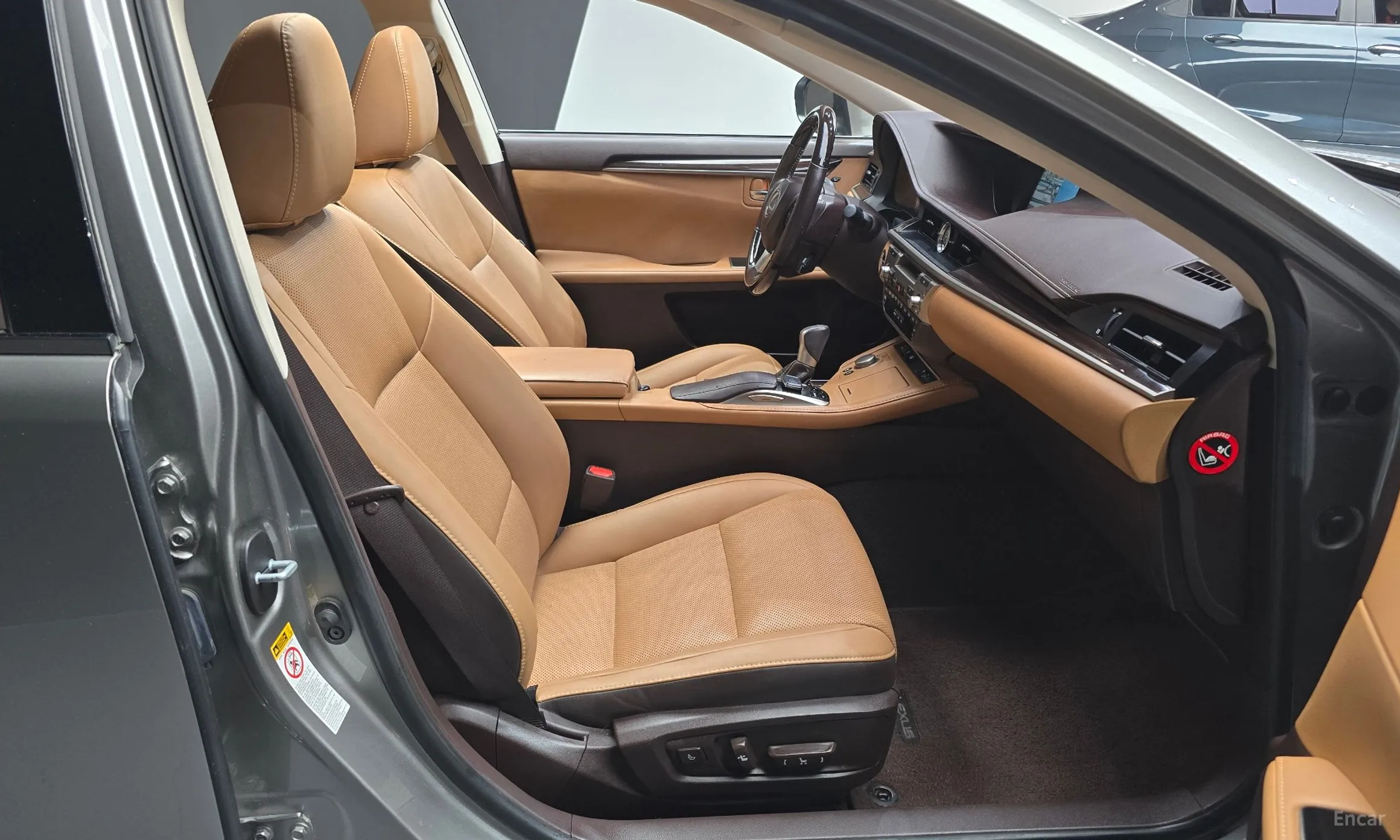 Lexus New ES300h превью 11
